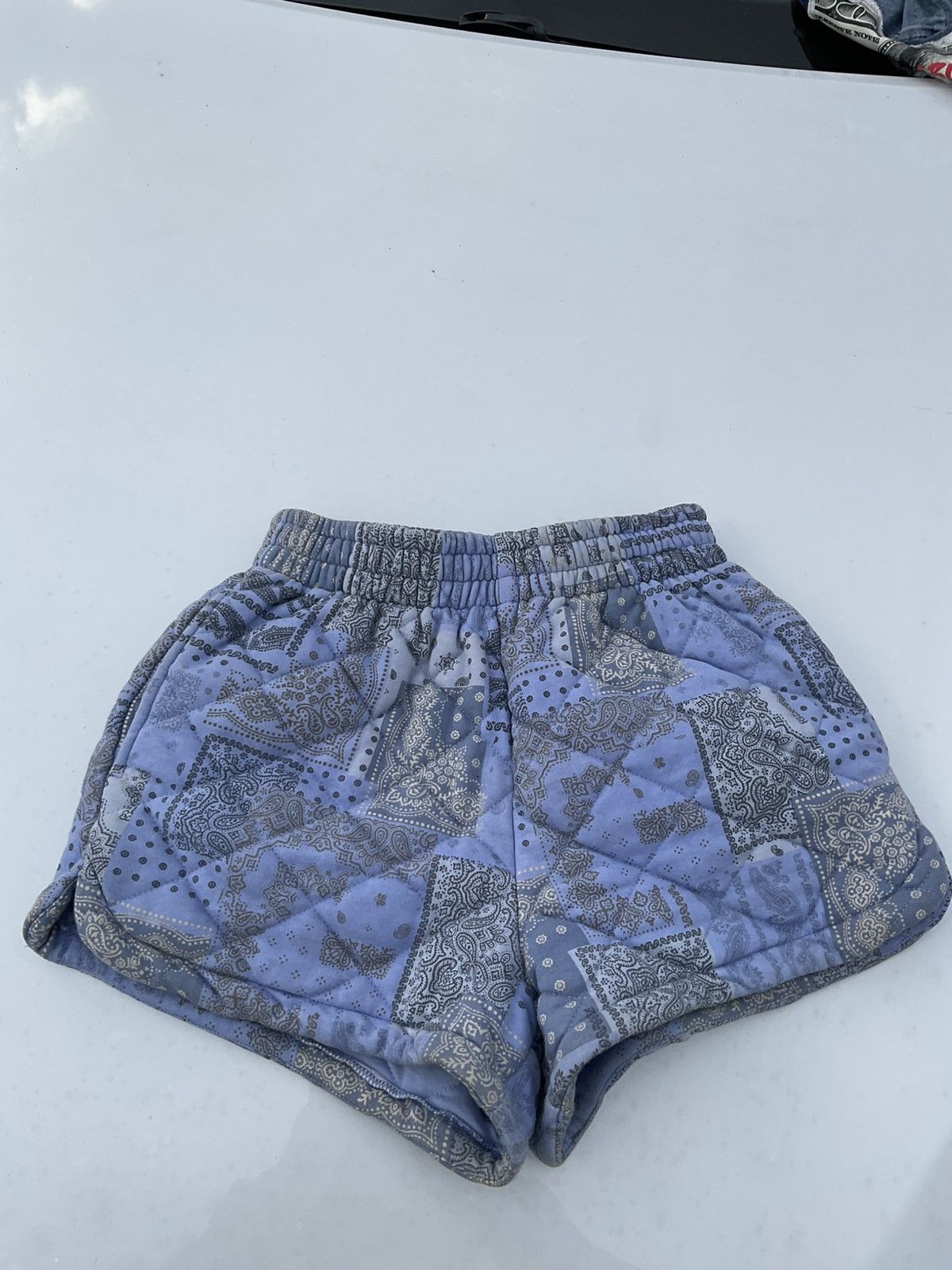 Forever 21 BLUE BANDANNA SHORTS Size 26" / US 2 / IT 38 - 1 Preview