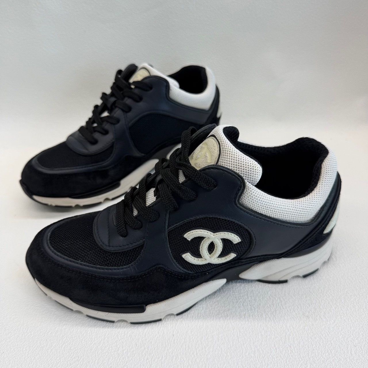 Chanel Chanel Suede Black Lowtop Sneakers us_7-5 Women Size US 7.5 / IT 37.5 - 1 Thumbnail