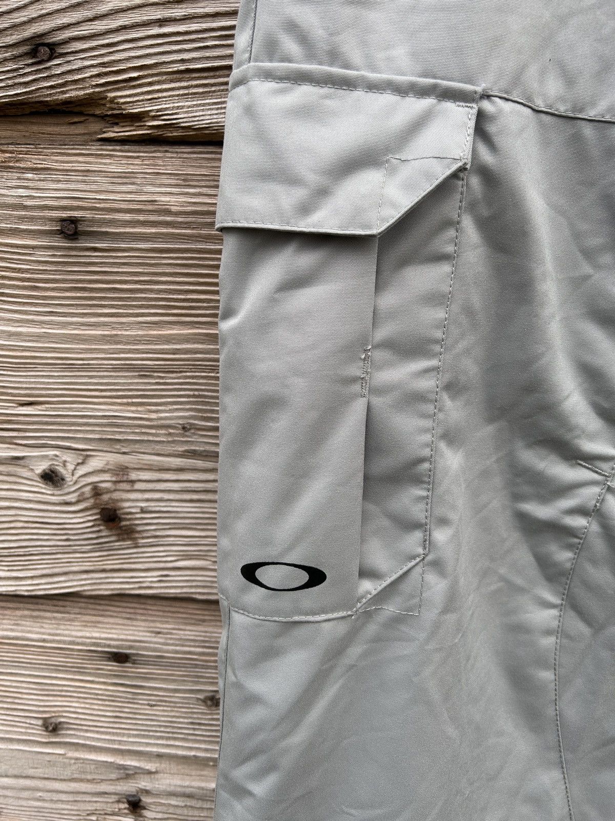 Oakley Vintage Oakley A/W11 Ski Pants Trousers In Grey Size US 30 / EU 46 - 6 Thumbnail