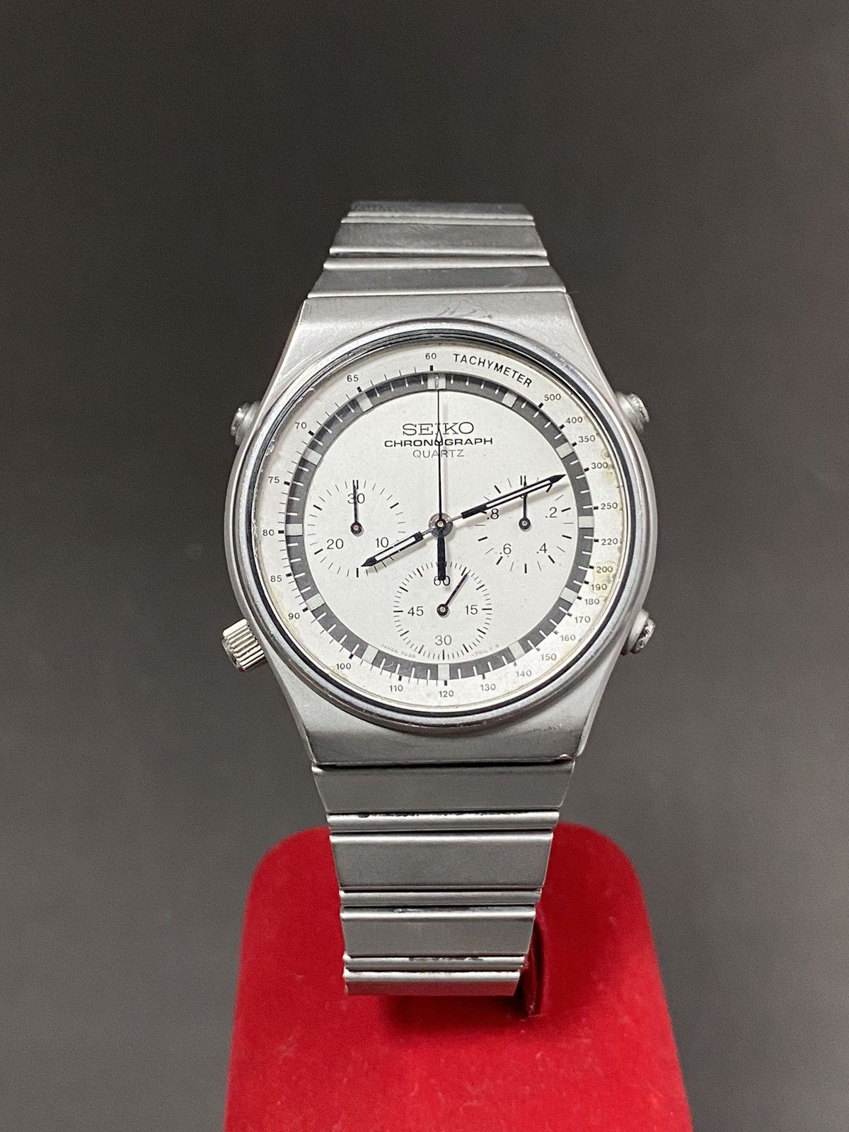 Seiko 7A28-7010 Speed Master Quartz MenS Watch in White, Men's