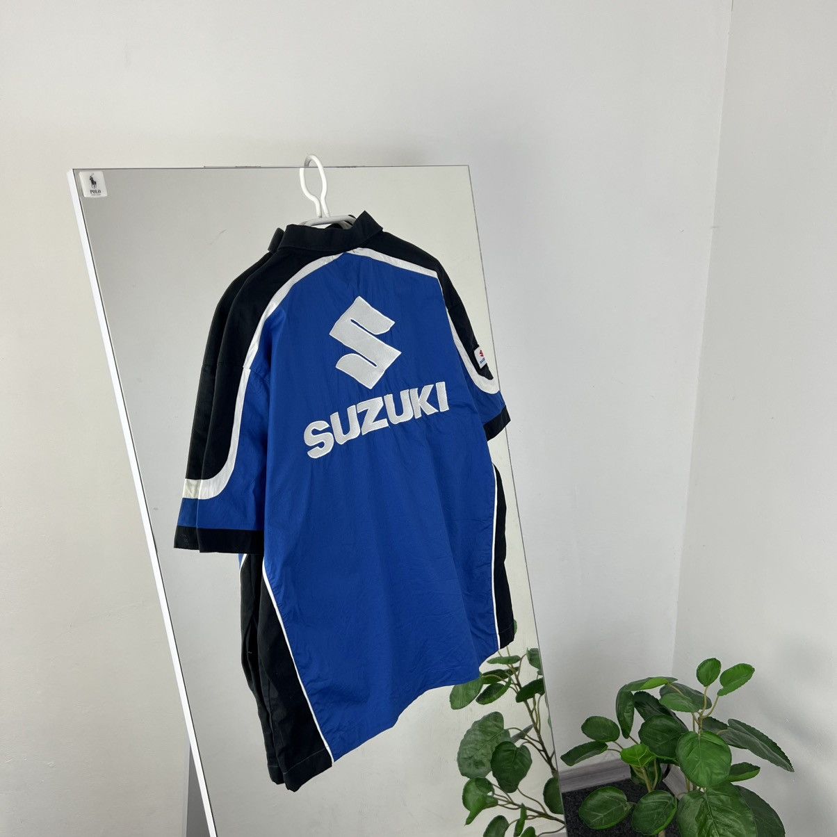 Vintage Vintage Y2K Suzuki Racing Big Logo Button Up Shirt Size US L / EU 52-54 / 3 - 1 Thumbnail