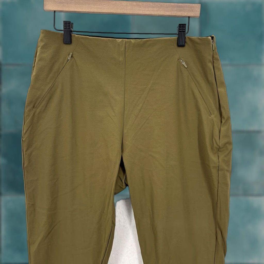 Duluth Trading Company Duluth Womens Pants Skinny Ankle 12 Green Nylon Spandex Stretch Pockets Zipper Travel Workwear Casual 27in Inseam Fatigue Flexcellent Size 34" / US 12 / IT 48 - 1 Thumbnail