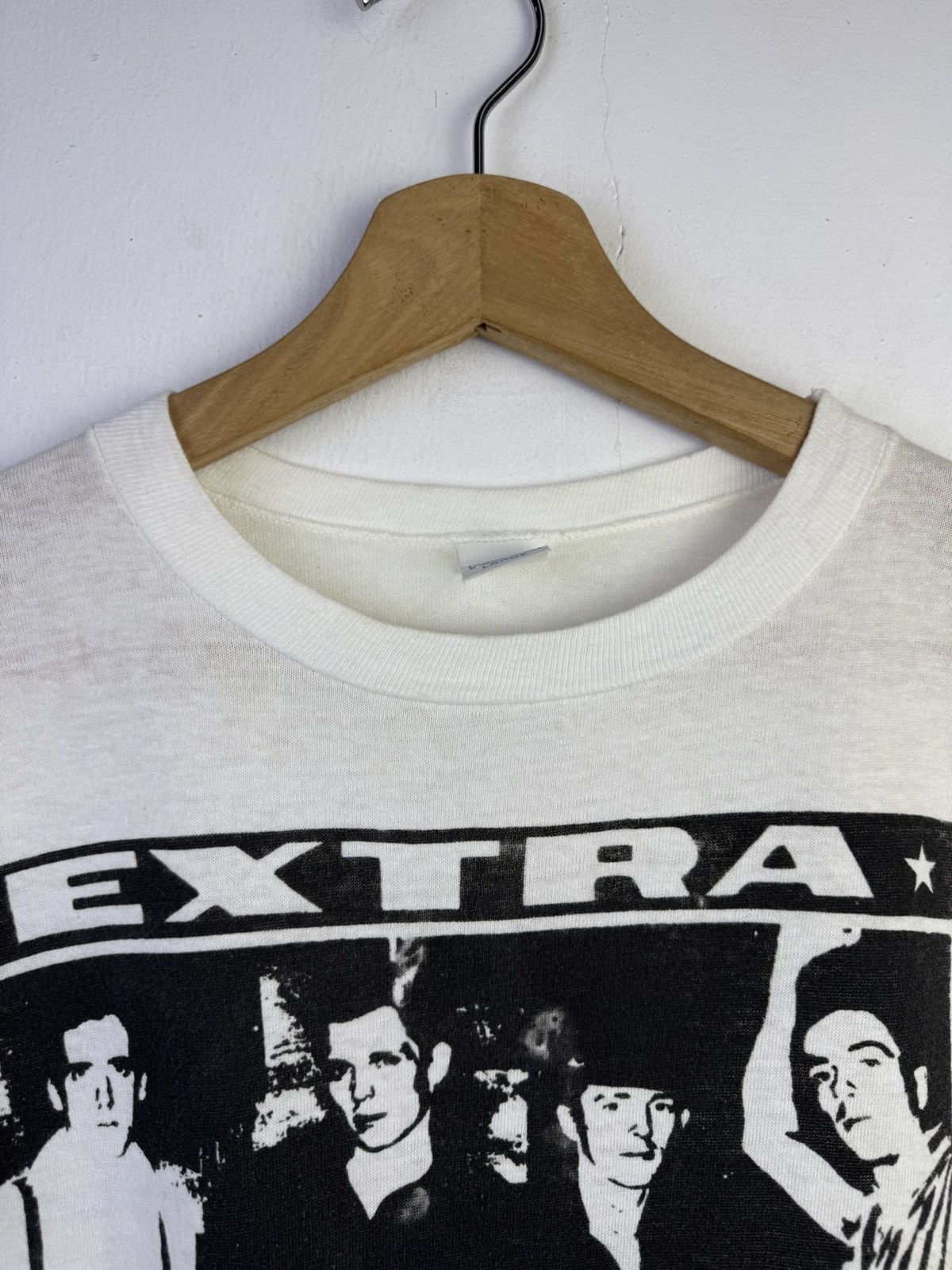 Band Tees Vintage 80s The Clash Bond's tour t-shirt Size US L / EU 52-54 / 3 - 5 Thumbnail