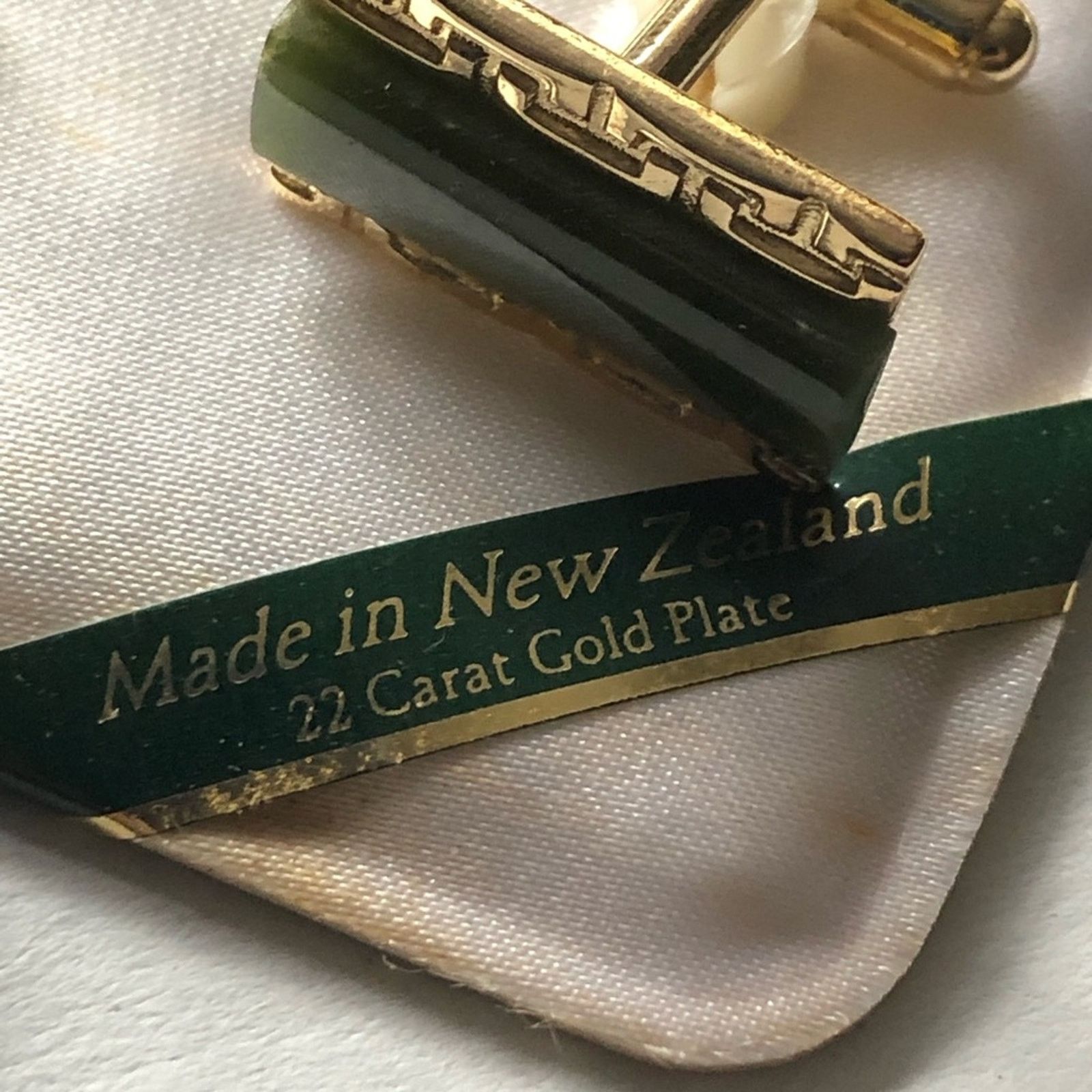 Jewelry Vintage men’s Ariki Nephrite jade 22kt gold cuff links NIB Size ONE SIZE - 4 Thumbnail