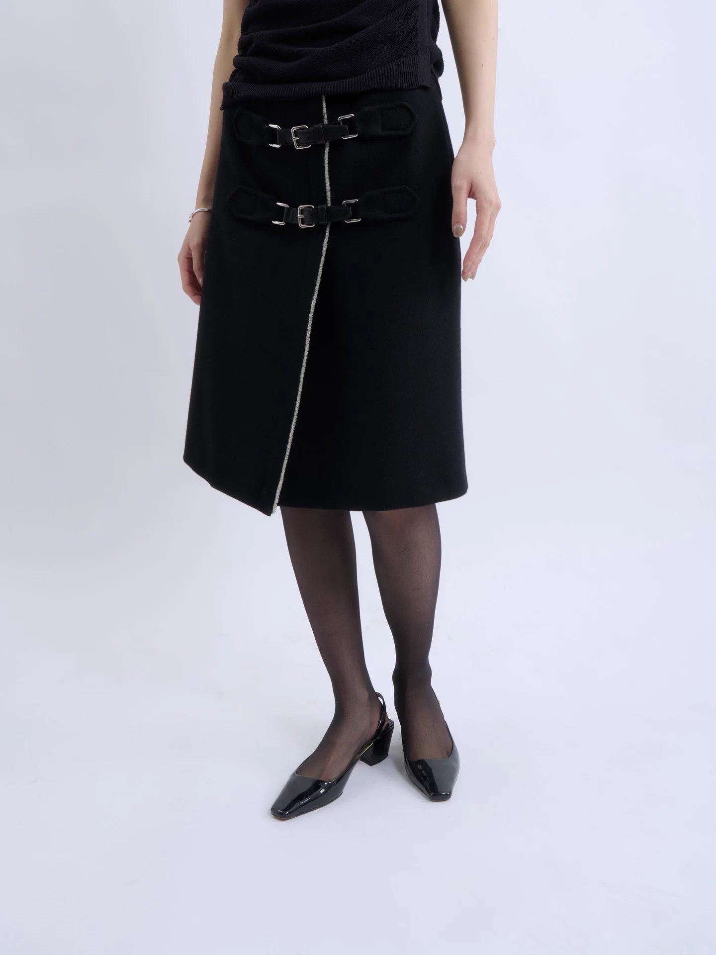Prada Prada 00s Black Wool Double Belt Buckle A-Line Skirt Size 27" / US 4 / IT 40 - 2 Thumbnail