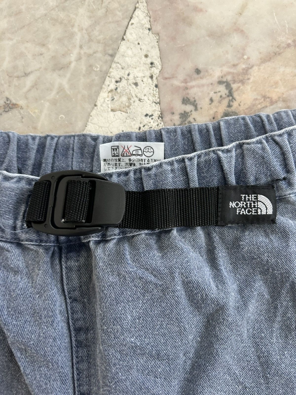 The North Face The North Face Vintage Japan Shorts Blue Size US 29 - 4 Thumbnail
