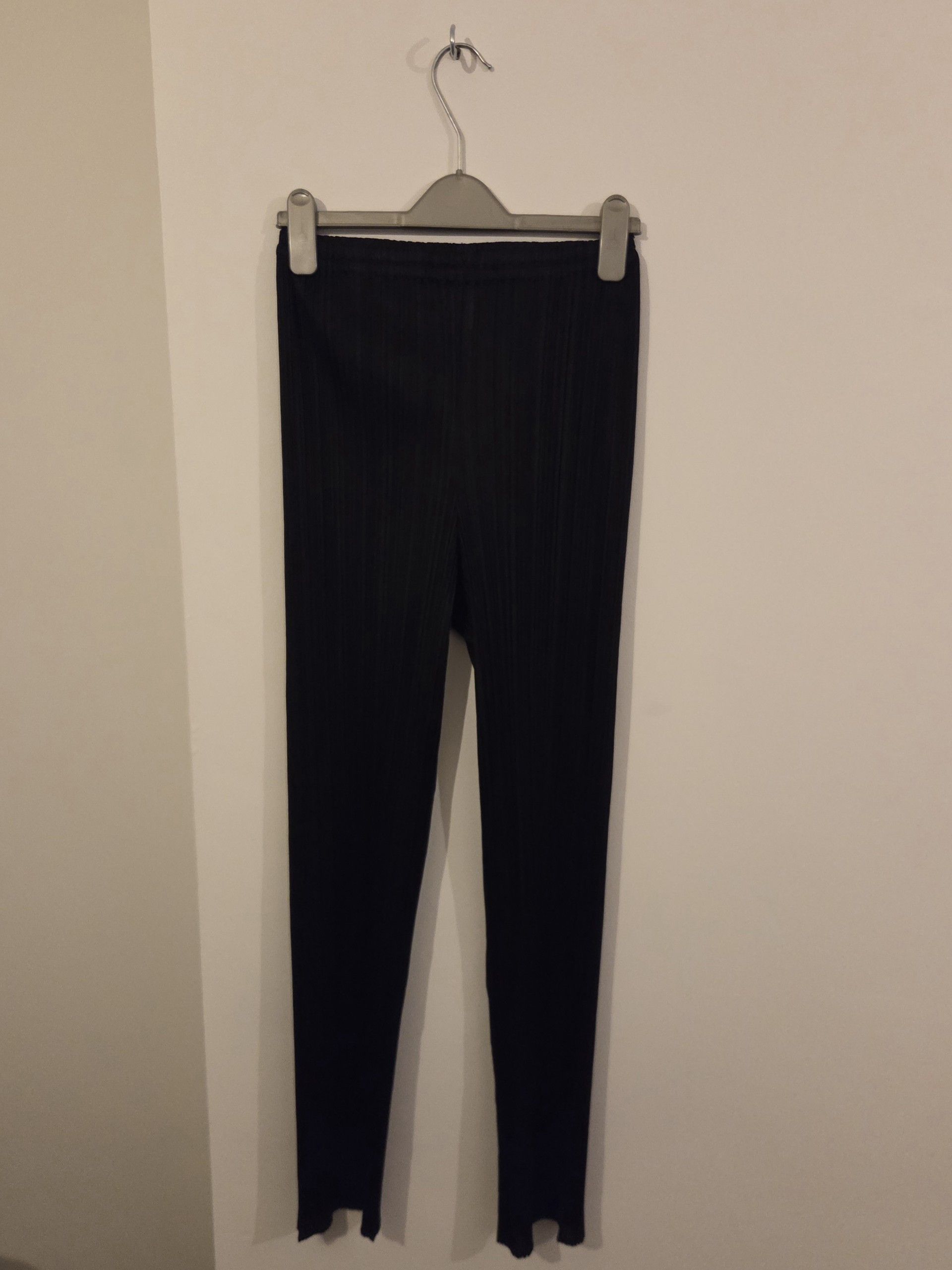 Pleats Please Issey Miyake pleats please issey miyake black trousers size 4 Size 27" / US 4 / IT 40 - 1 Thumbnail