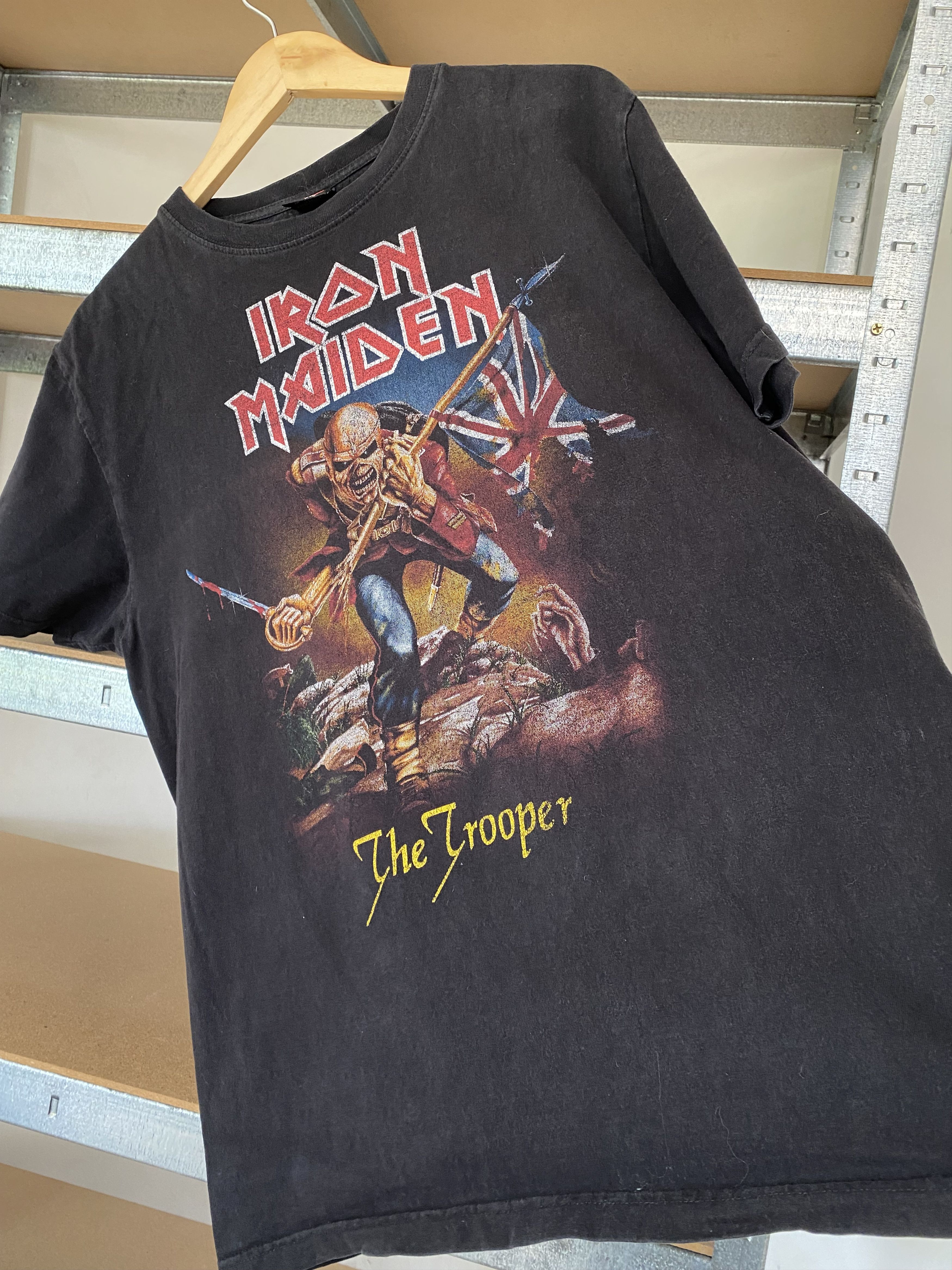 Band Tees Vintage 2000s Iron Maiden The Trooper Rock Band T-shirt Size US L / EU 52-54 / 3 - 8 Thumbnail