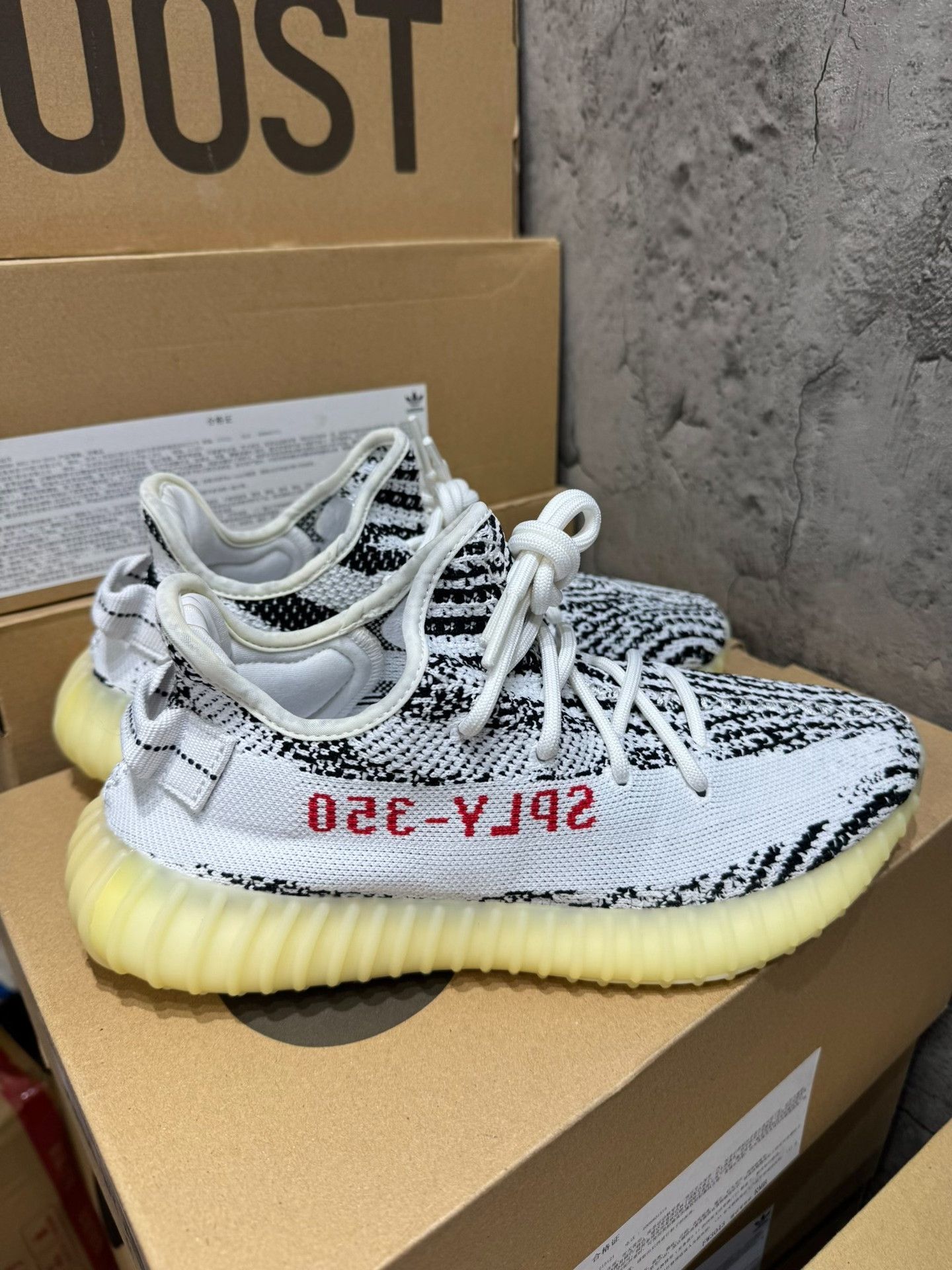 Adidas Adidas YEEZY350 White Lowtop Sneakers 40 Men Size US 7.5 / EU 40-41 - 1 Thumbnail