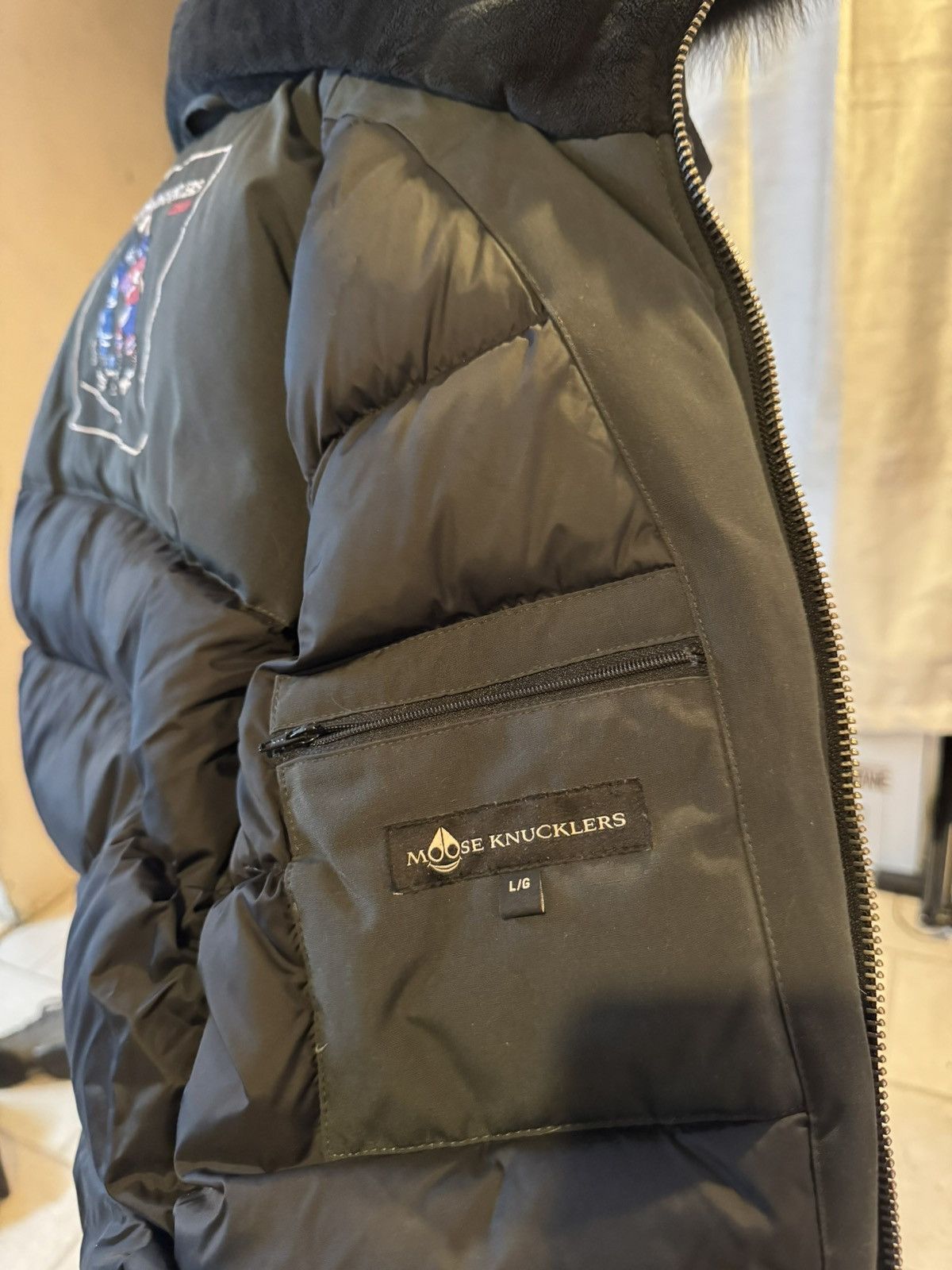 Moose Knuckles Moose Knuckles shearling Bomber Granite/Black L — Like New Size US XS / EU 42 / 0 - 8 Thumbnail