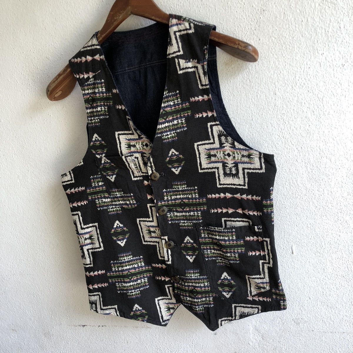 Japanese Brand reversible navajo japanese vests Size US S / EU 44-46 / 1 - 6 Thumbnail