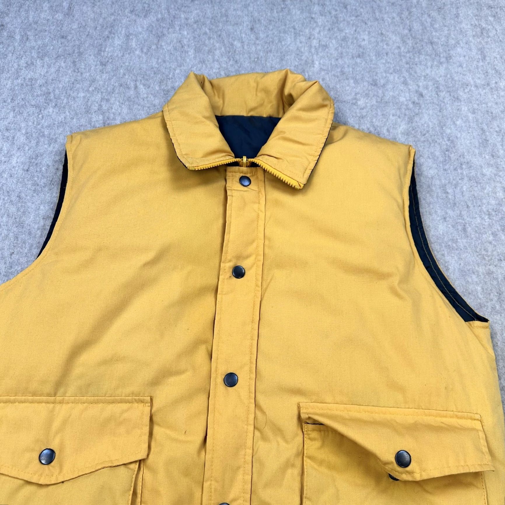 Vintage VINTAGE Outdoor Exchange Vest Mens Large Yellow Down Puffer Snap Zip Taiwan 80s Size US S / EU 44-46 / 1 - 3 Thumbnail