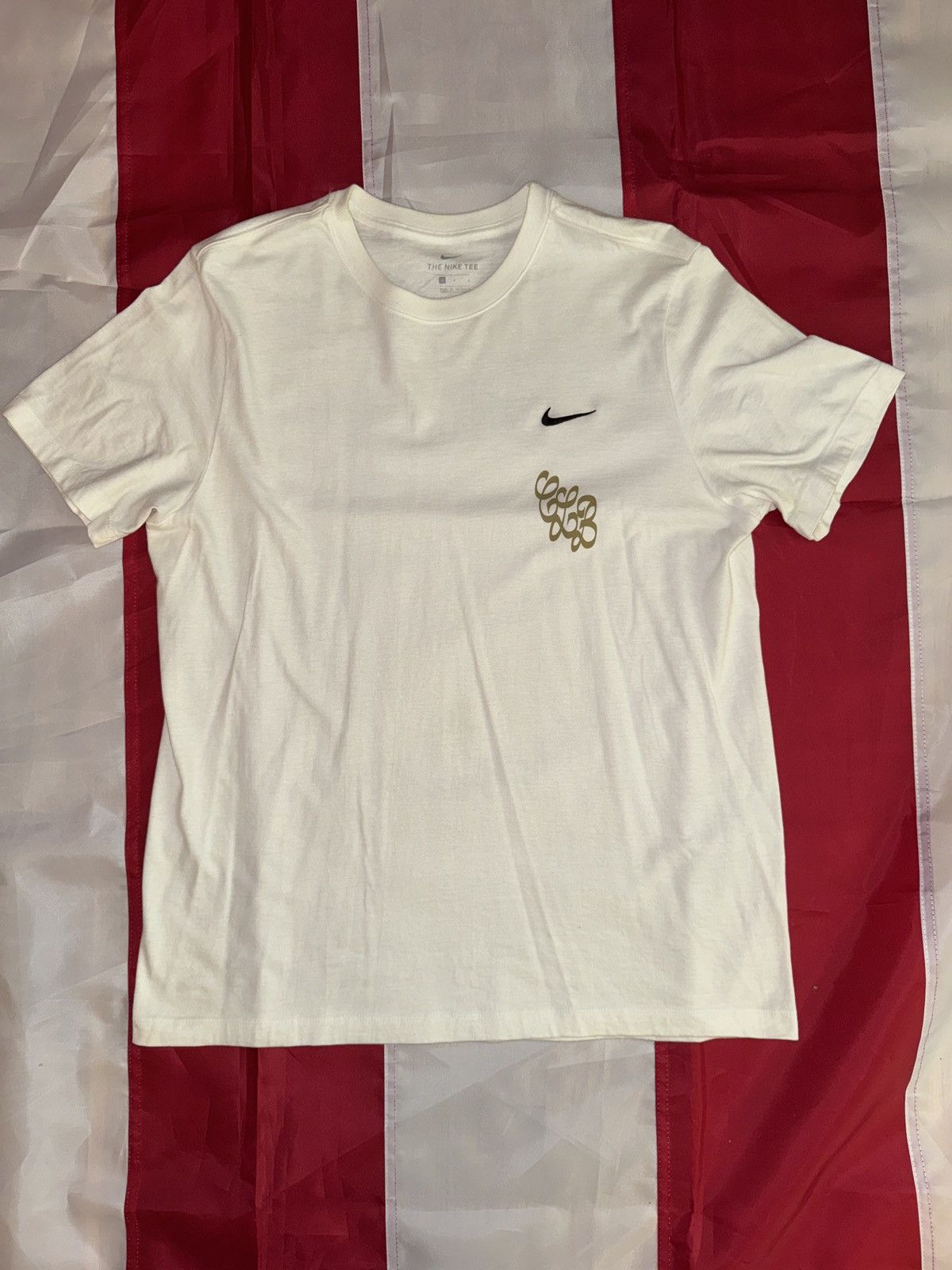 DRAKE NIKE CLB MERCH SHORT SLEEVE