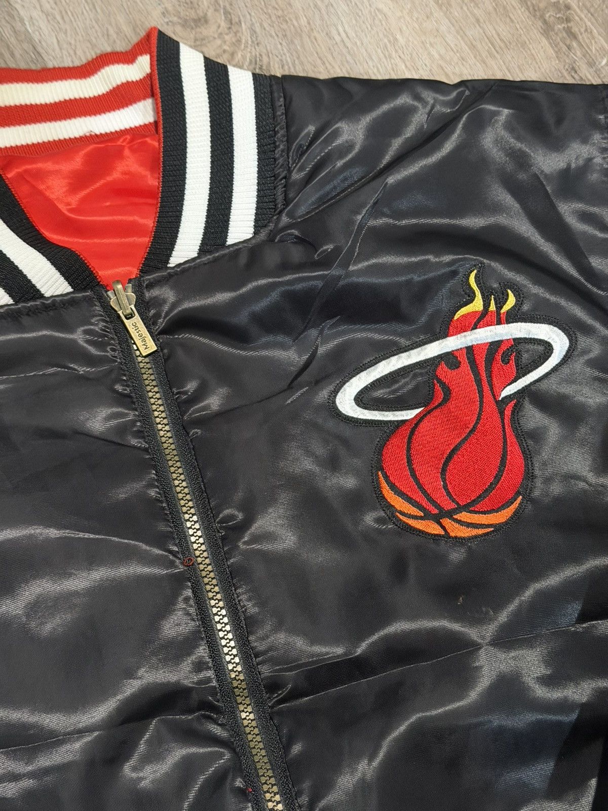 Majestic Majestic Miami Heat Reversible Satin Bomber Jacket Sz Medium Size US M / EU 48-50 / 2 - 8 Thumbnail