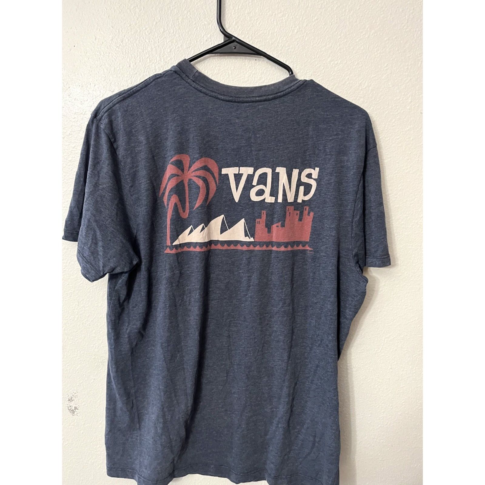 Vans VINTAGE Off The Wall T Shirt Men’s Medium Classic Fit Graphic Blue Flower Pockets Embroidered 90s Mens Size US M / EU 48-50 / 2 - 3 Thumbnail