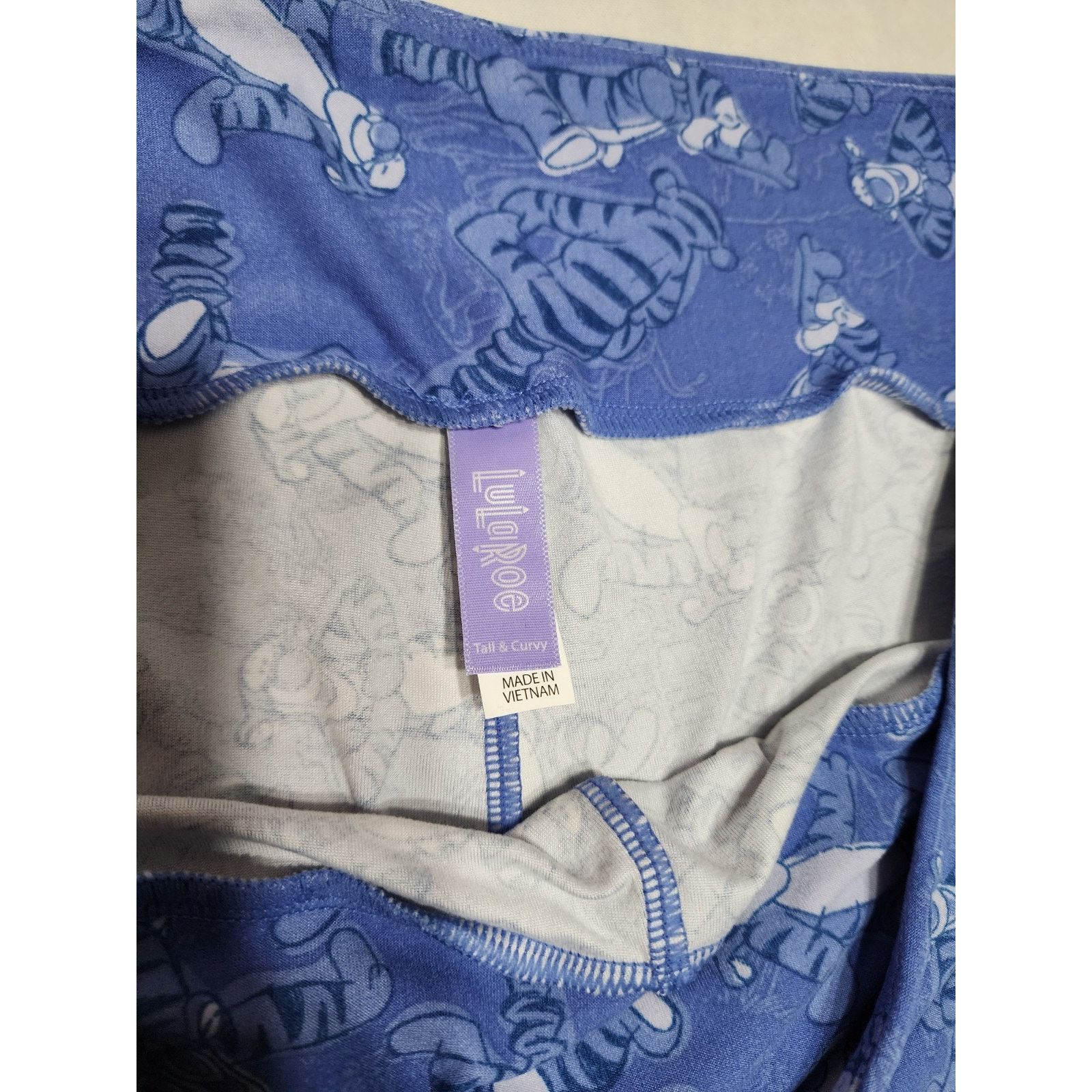 Other LuLaRoe Disney collection Leggings Tigger Winnie the Pooh Size 27" / US 4 / IT 40 - 4 Thumbnail