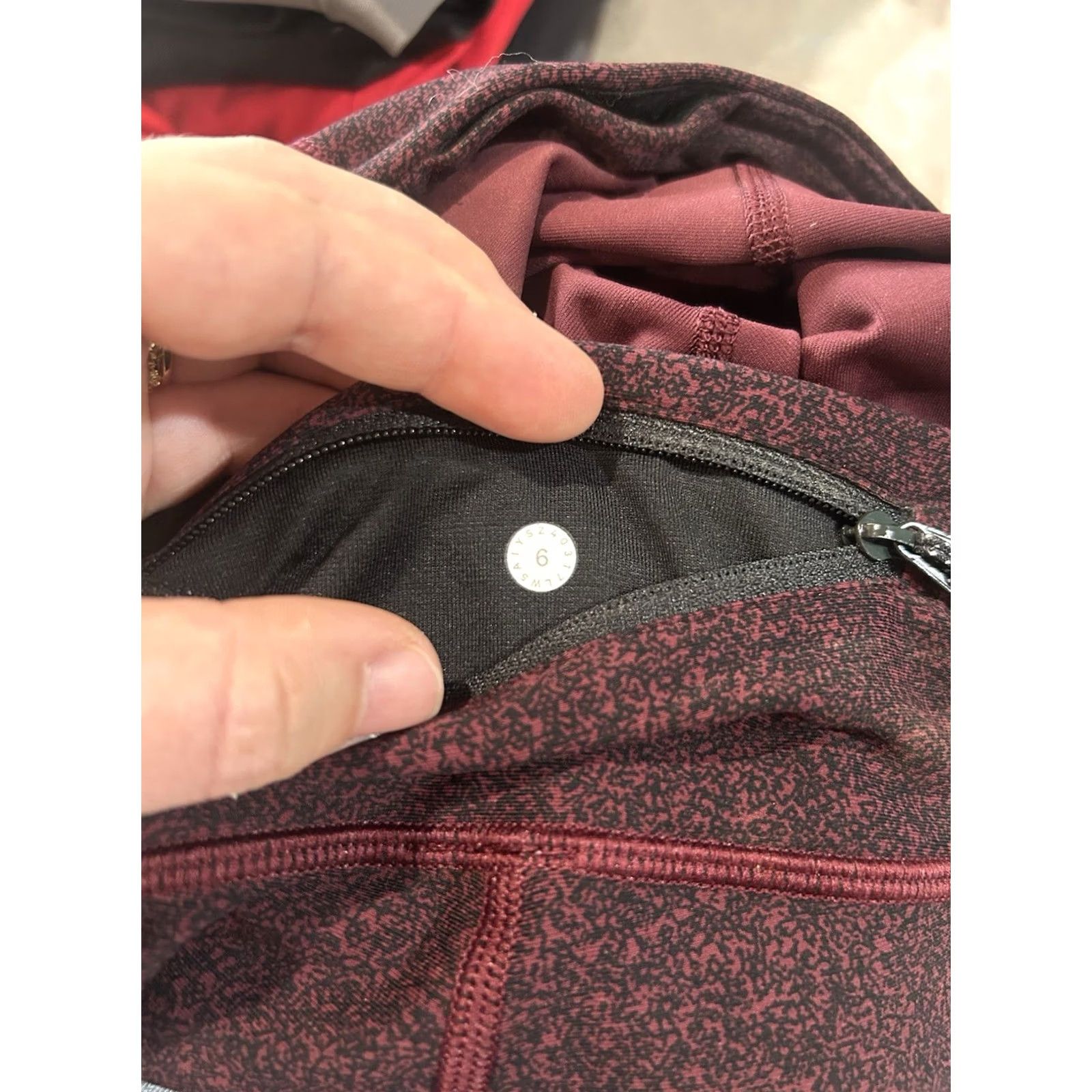 Lululemon Lululemon Tight Stuff Tight II Leggings 25" Granulite Garnet Black Size 6 Workout Athleisure Womens Size 28" / US 6 / IT 42 - 3 Thumbnail
