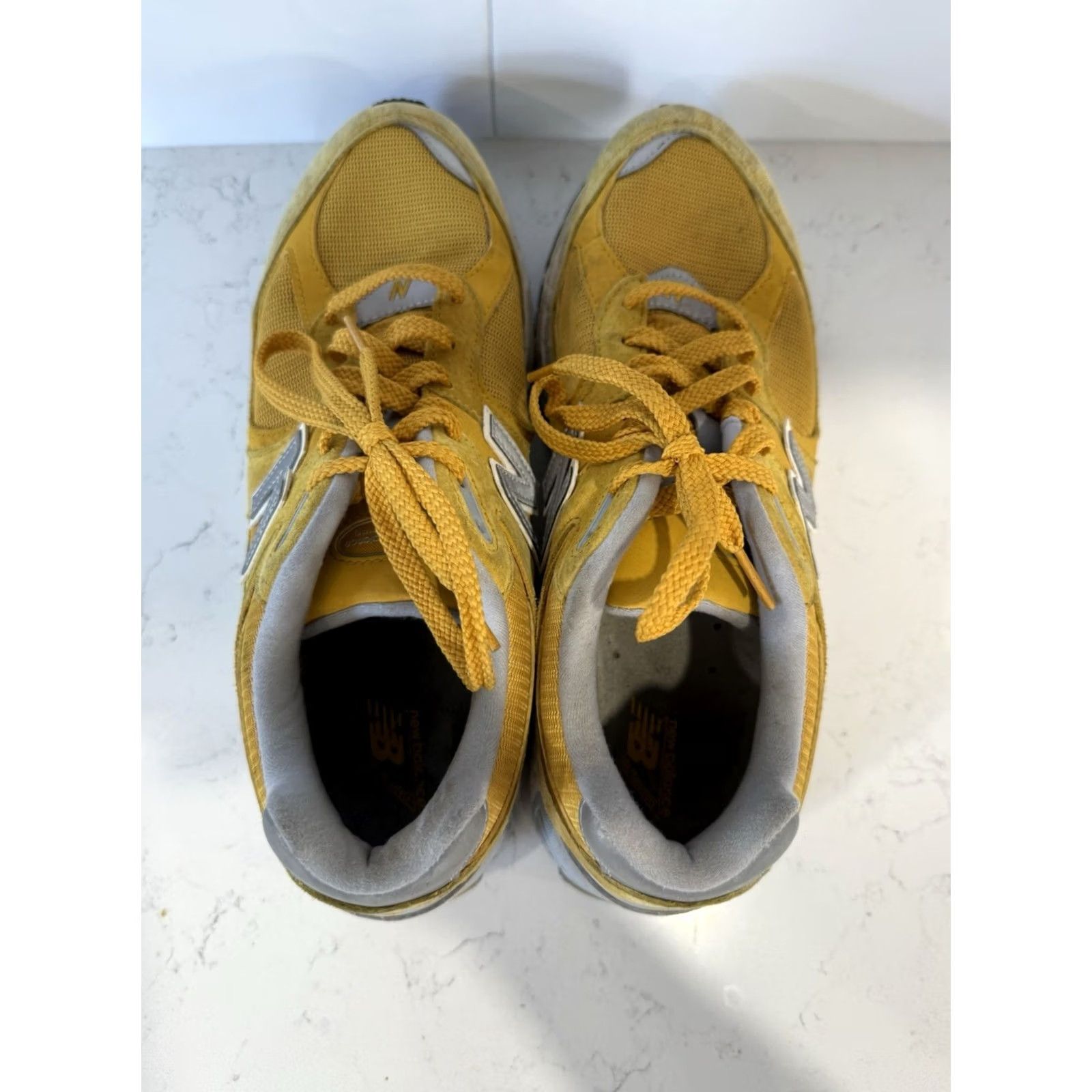 New Balance New Balance 10 Sneaker Egg yolk Yellow Preowned Mens 2002R 2002 Size US 10 / EU 43 - 5 Thumbnail
