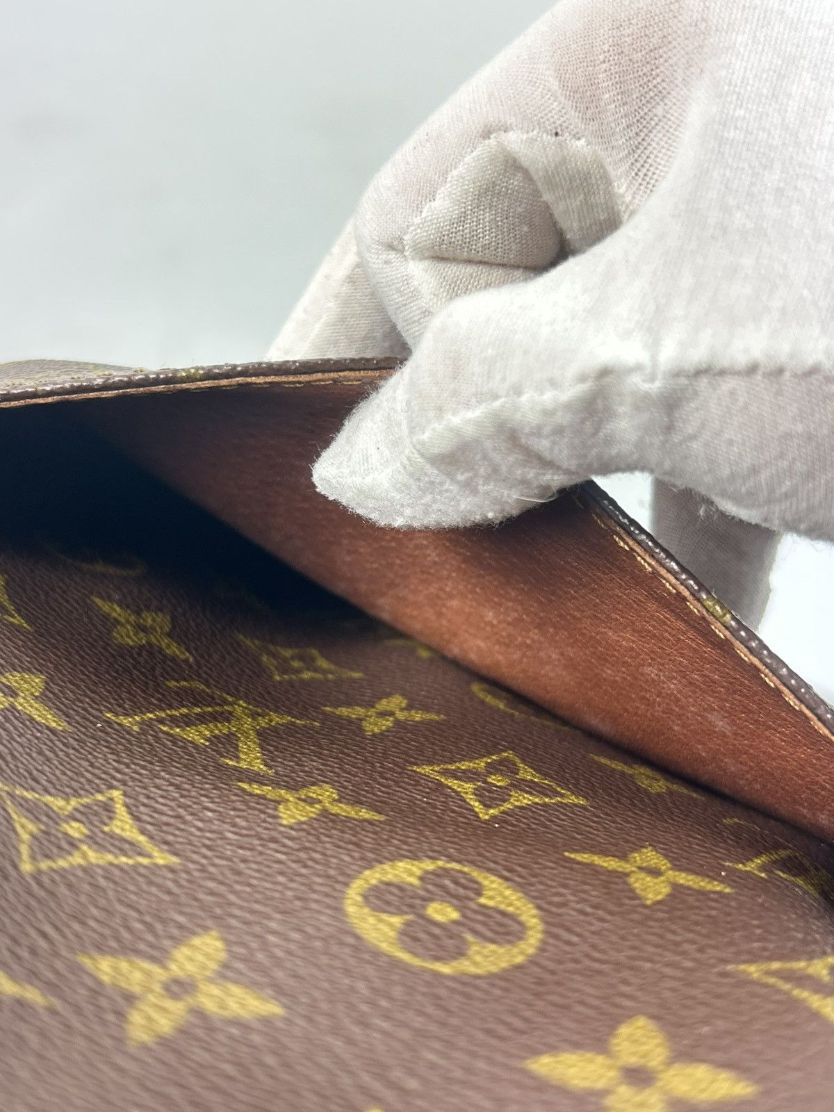Louis Vuitton Louis Vuitton Monogram Crossbody Bag Size ONE SIZE - 6 Thumbnail