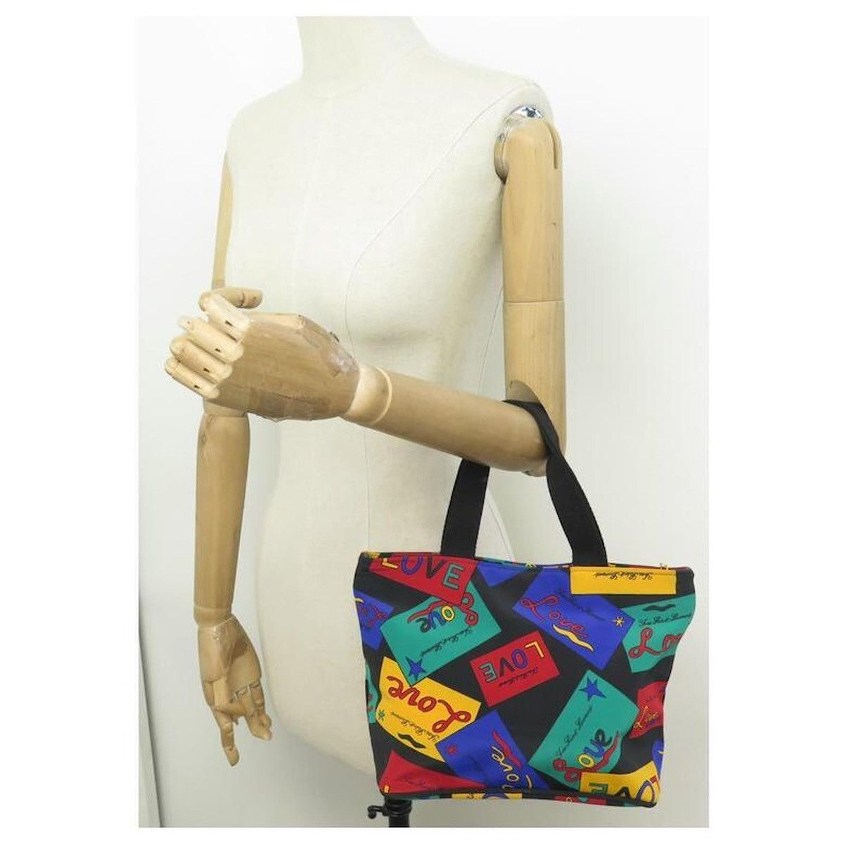 Yves Saint Laurent Yves Saint Laurent Black Love Printed Nylon Handbag/Tote Bag Size ONE SIZE - 13 Thumbnail
