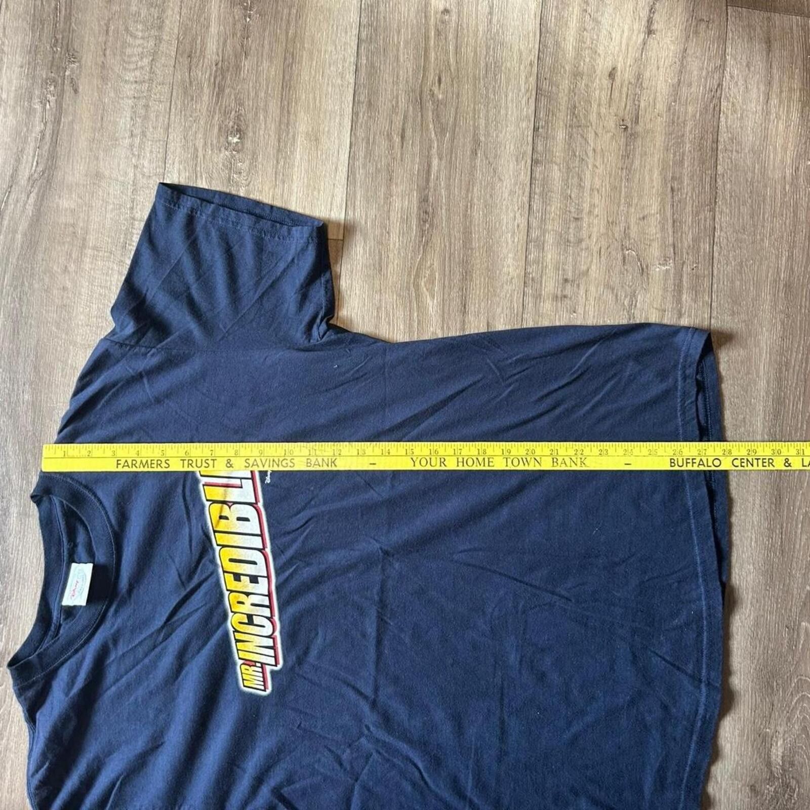 Disney Vintage y2k Mr. Incredible Disney Graphic t shirt size L Size US L / EU 52-54 / 3 - 6 Thumbnail