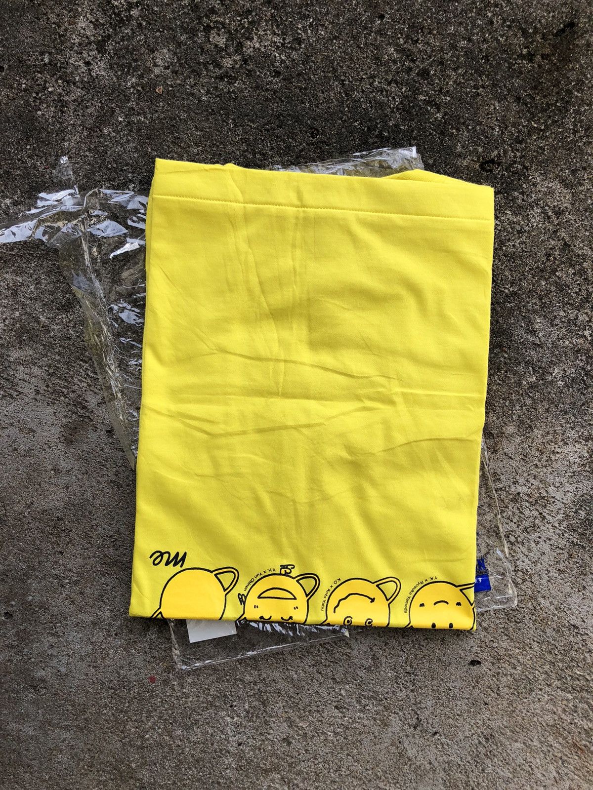 Japanese Brand 24 Hour Television Japanese Smiley Face Graphic Neon T-Shirt Size US S / EU 44-46 / 1 - 23 Thumbnail