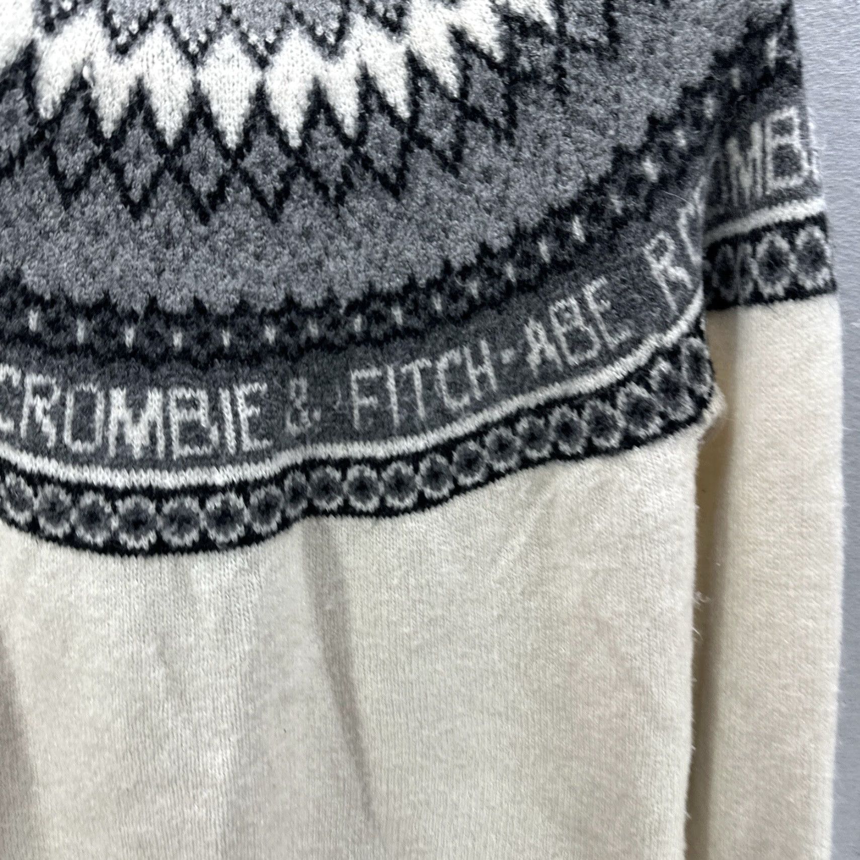 Abercrombie & Fitch Vintage Abercrombie & Fitch Women's Sweater Pullover Fair Isle 90s Knitted Ivory Preppy Size S Size S / US 4 / IT 40 - 5 Thumbnail