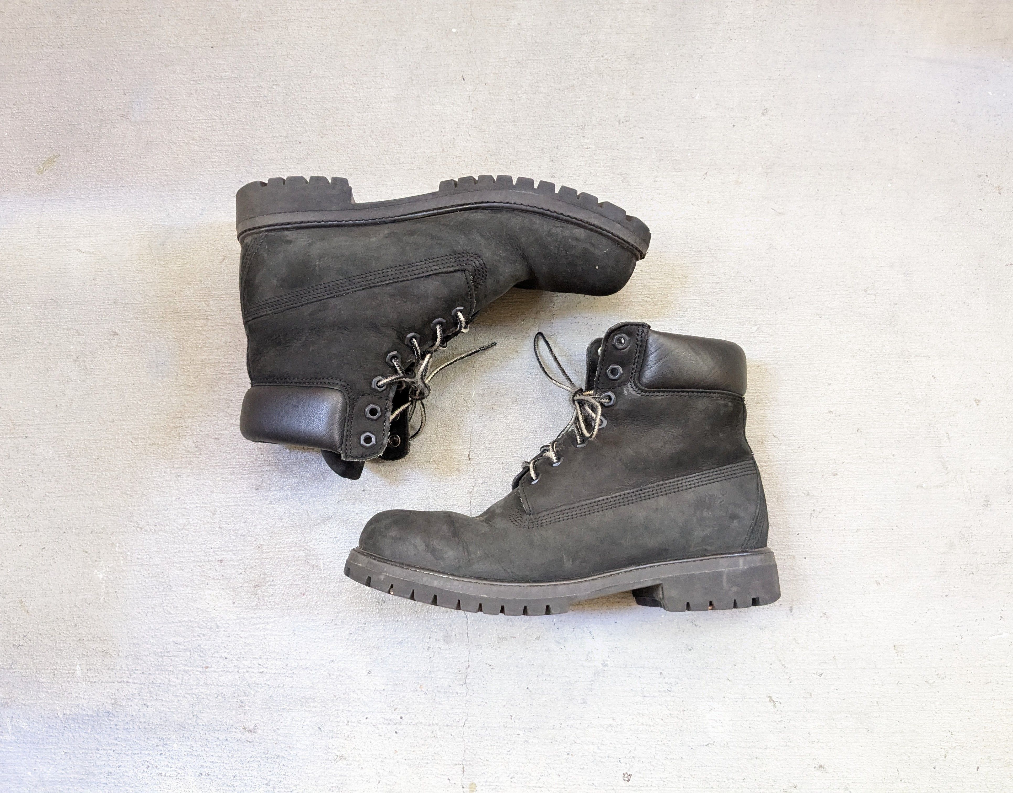 Timberland Timberland Boots Size 9.5 M Black Suede 6" Nubuck Suede Size US 9.5 / EU 42-43 - 1 Thumbnail