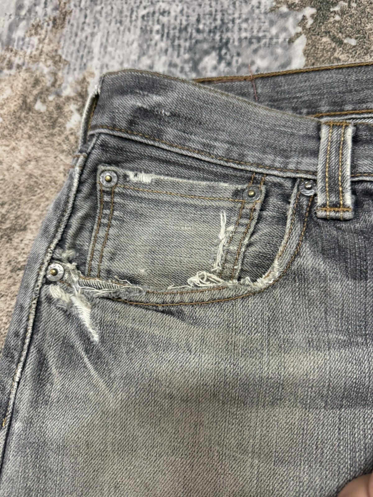 Levi's Levis 501 Distressed Button Denim Jeans Size US 32 / EU 48 - 6 Thumbnail