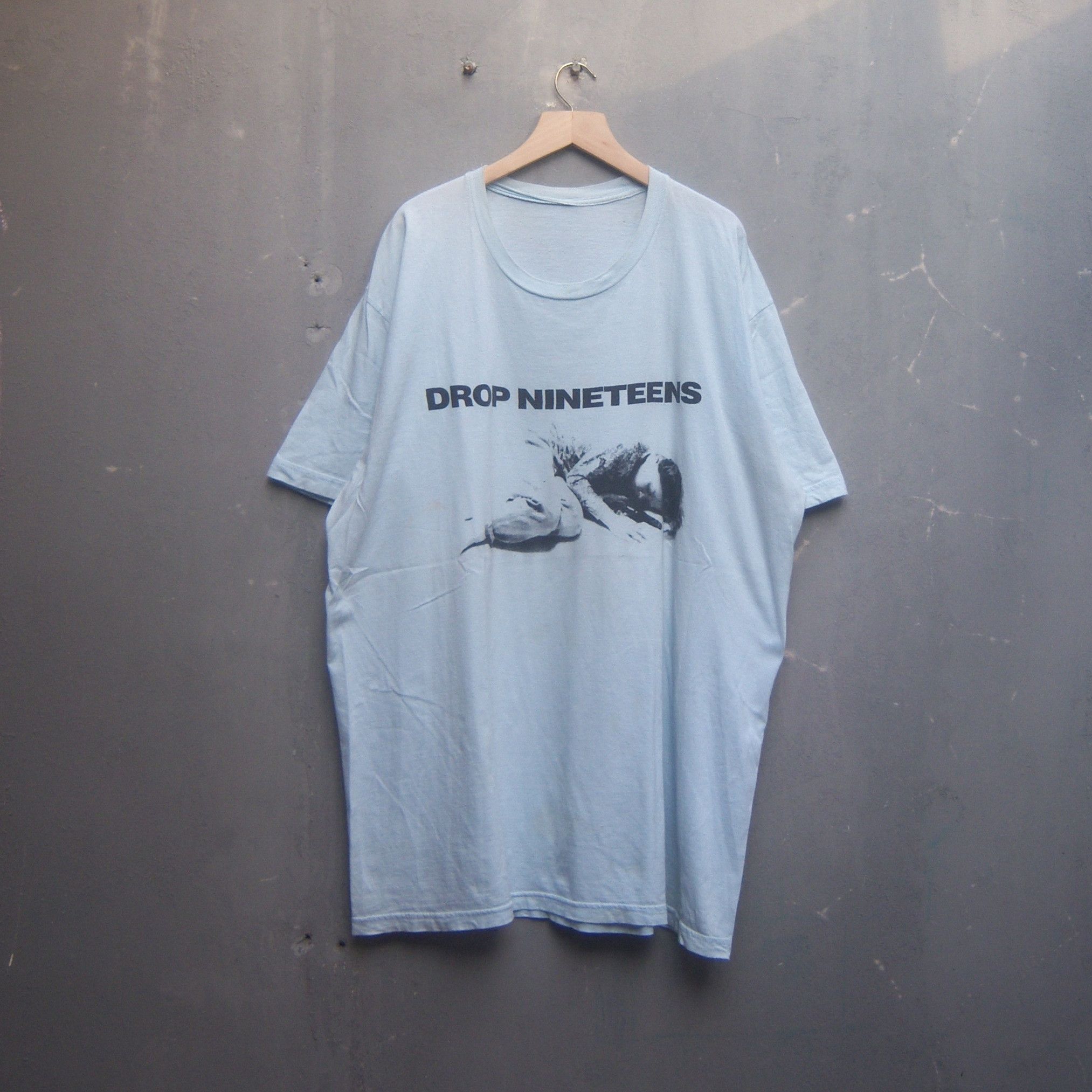 Band Tees Drop Nineteens Tour US 1992 Size US XL / EU 56 / 4 - 1 Thumbnail