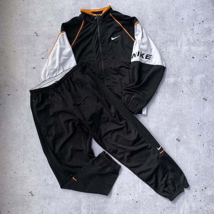 Rare sale nike tracksuit