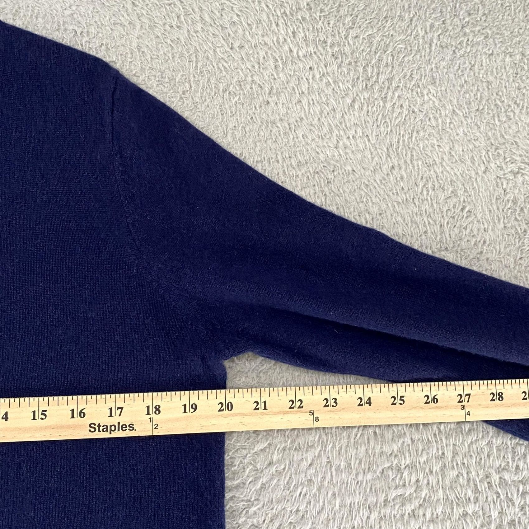 Quince Quince Cashmere Sweater Womens M Navy Blue V-Neck Quiet Luxury Soft Knit Pullover Long Sleeve Solid Knit All Seasons Lightweight Size M / US 6-8 / IT 42-44 - 5 Thumbnail