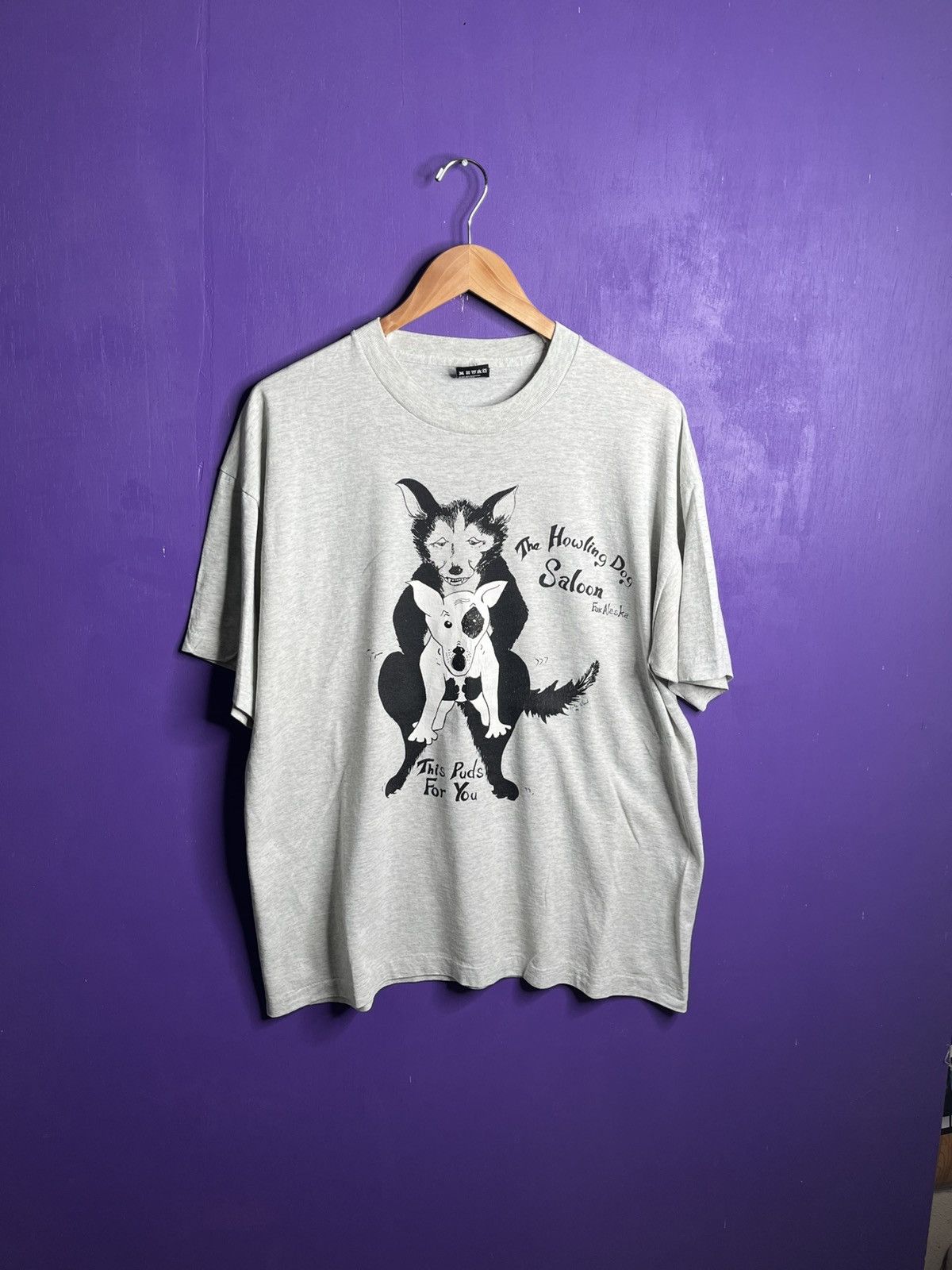 Vintage Vintage 90s Spuds McKenzie howling saloon t-shirt Size US XL / EU 56 / 4 - 1 Thumbnail