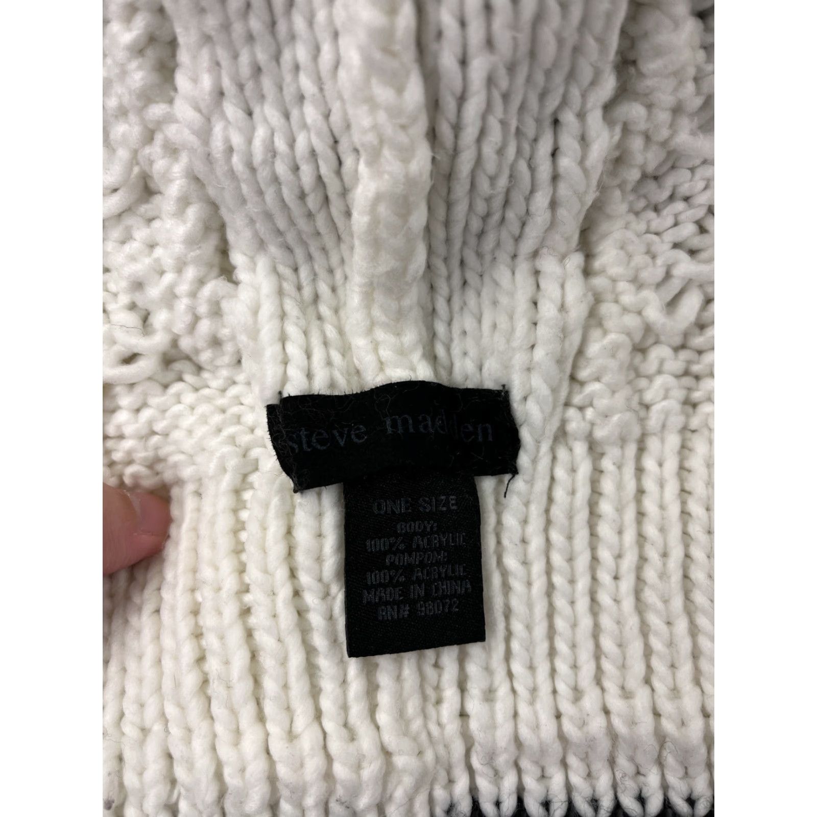Steve Madden Steve Madden Beanie Womens One Size White Black Pom Knit Acrylic Ski Warm Knit Beanie Womens Beanie Men? Size ONE SIZE - 6 Thumbnail