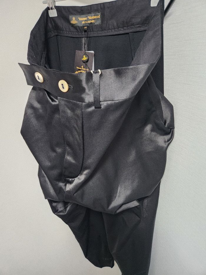Vivienne Westwood VIVIENNE WESTWOOD ANGLOMANIA 코튼 블렌드 비대칭 새틴 팬츠 Size 30" / US 8 / IT 44 - 10 Thumbnail