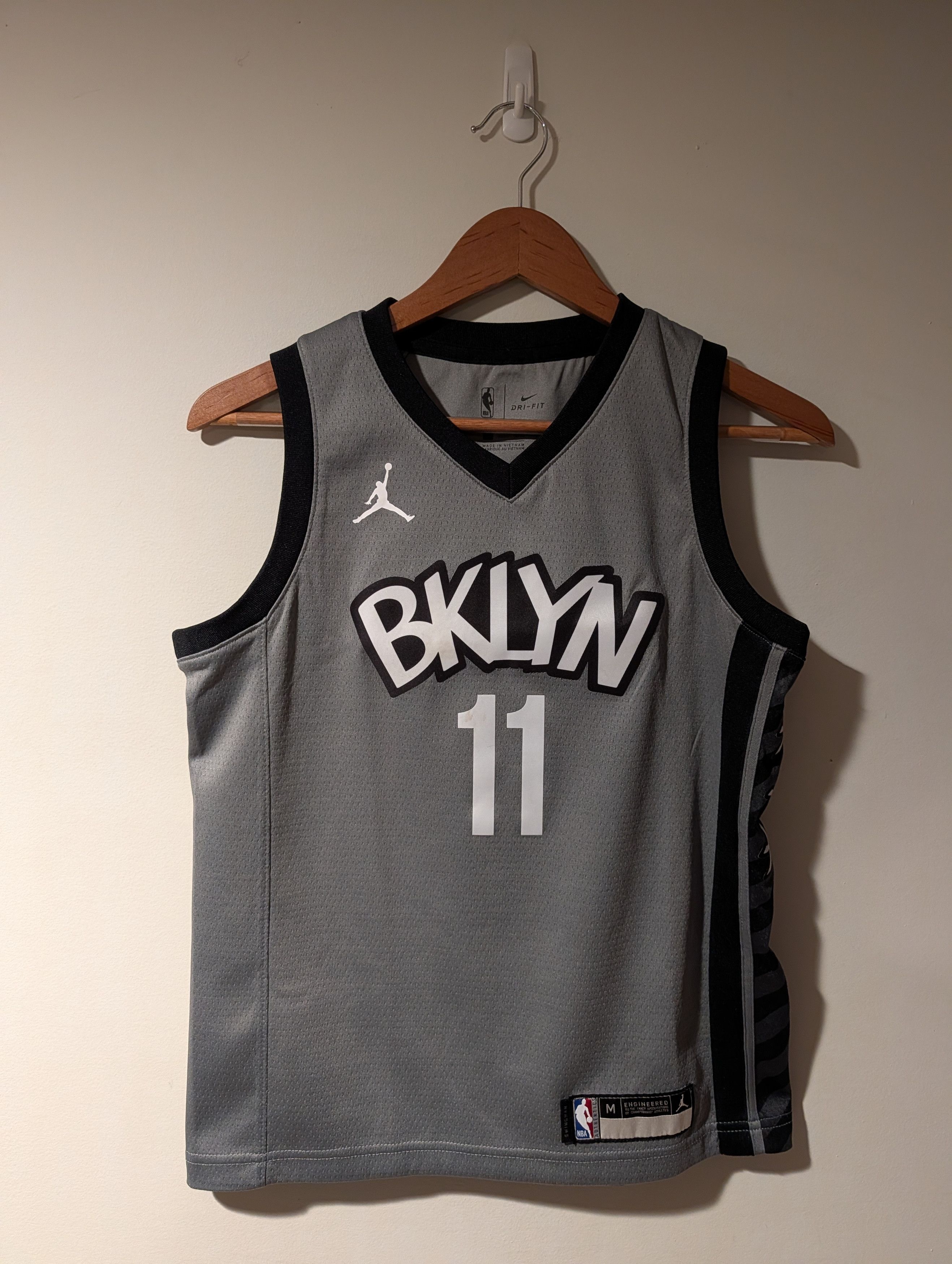Jordan Brand Jordan Brooklyn Nets Kyrie Irving #11 Basketball Jersey Size US M / EU 48-50 / 2 - 4 Thumbnail