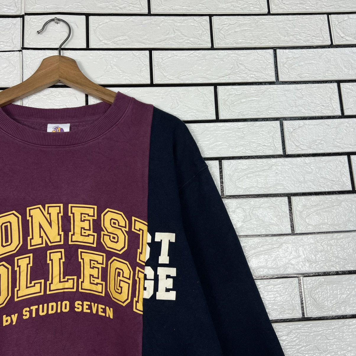 Studio Seven HONEST COLLEGE Big Logo Crewneck Sweatshirt #4202-C192 Size US L / EU 52-54 / 3 - 4 Thumbnail