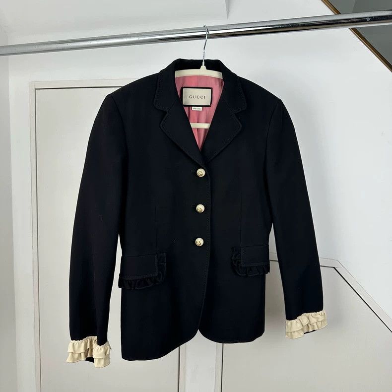 Gucci Gucci Size 38 Black cardi crepe silk wool lace sleeve pearl Size S / US 4 / IT 40 - 1 Thumbnail
