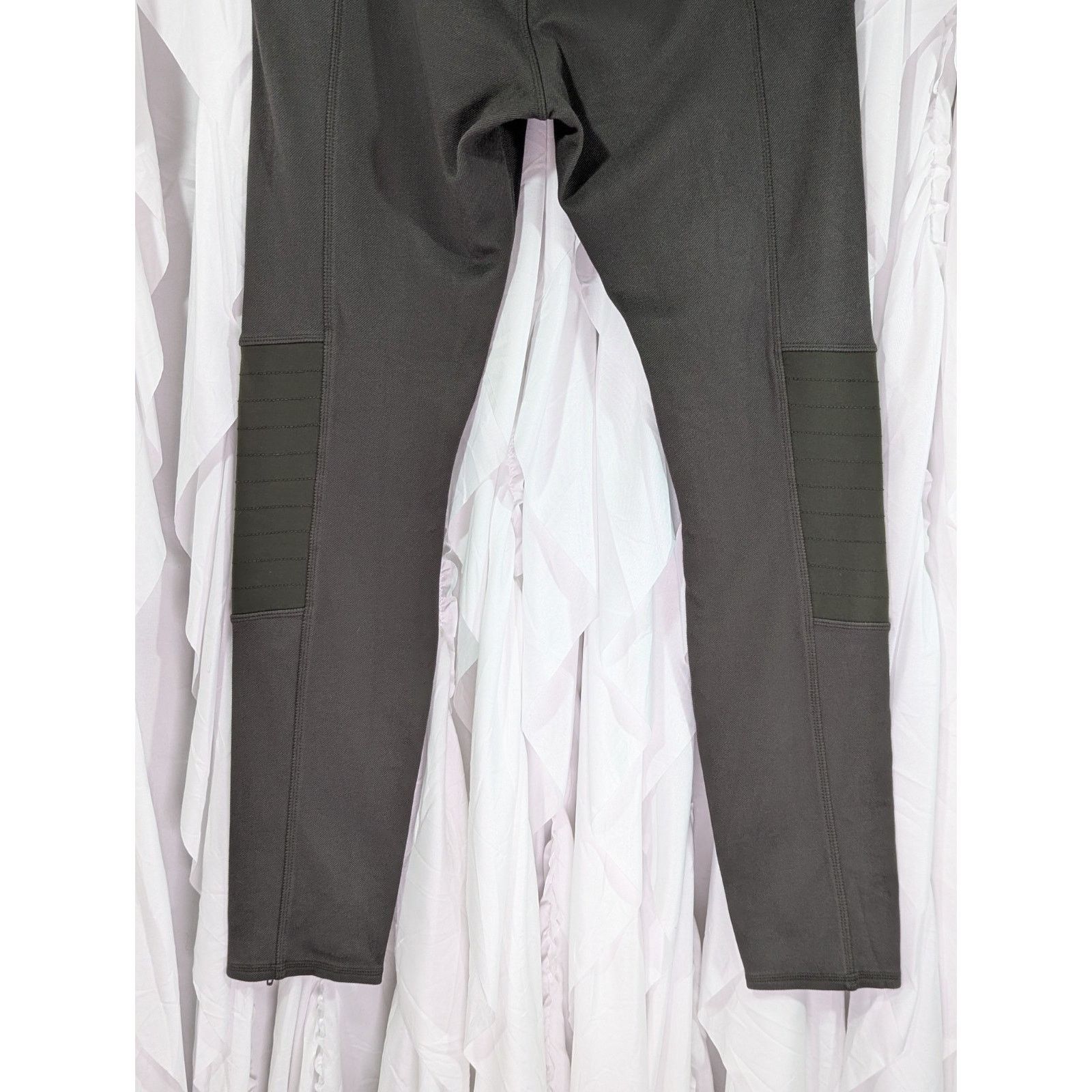 Athleta Athleta Trailsetter Motto Motion Pants Olive Green Biker 8 Size 31" - 10 Thumbnail