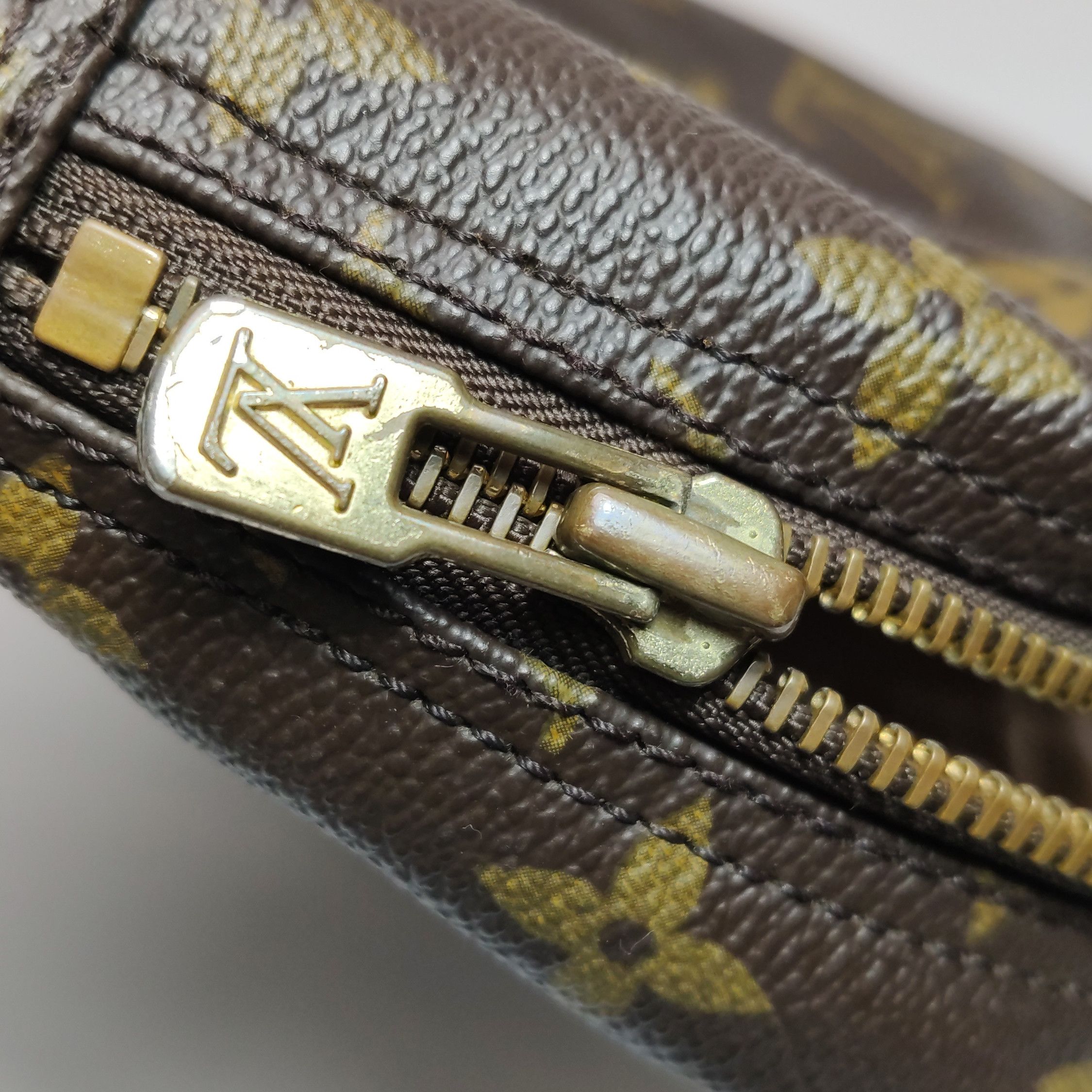 Louis Vuitton Louis Vuitton (LV) TrousseToilette old flower zipper clutch Size ONE SIZE - 4 Thumbnail
