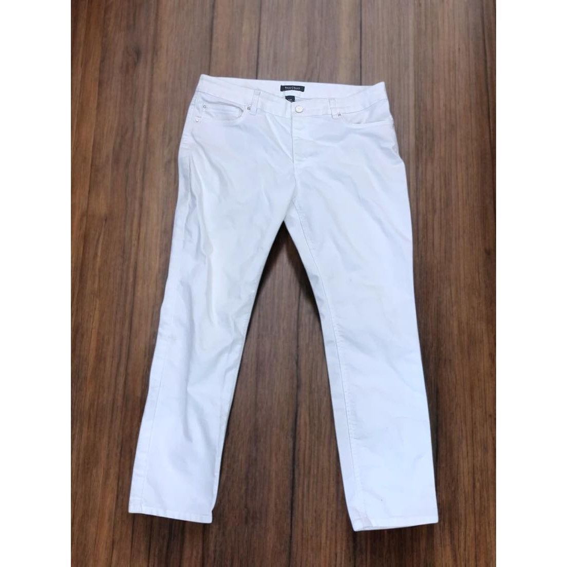 White House Black Market White House Black Market White Jeans Pants Slim Ankle 12R Size 34" / US 12 / IT 48 - 1 Thumbnail