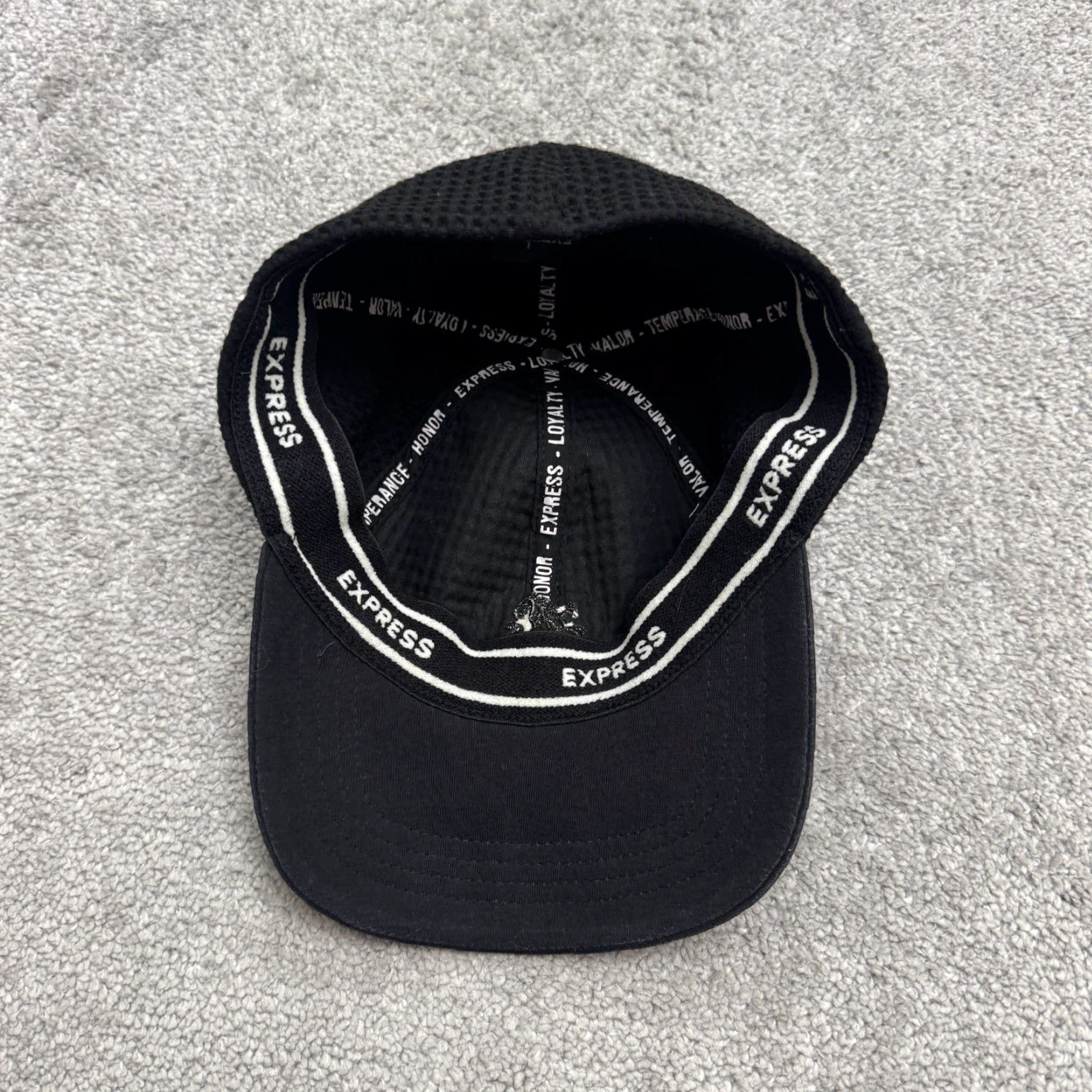 Express Express Hat Cap Mens S/M Black Knit Waffle Textured Embroidered Lion Adjustable Lightweight Casual Cap Size ONE SIZE - 6 Thumbnail