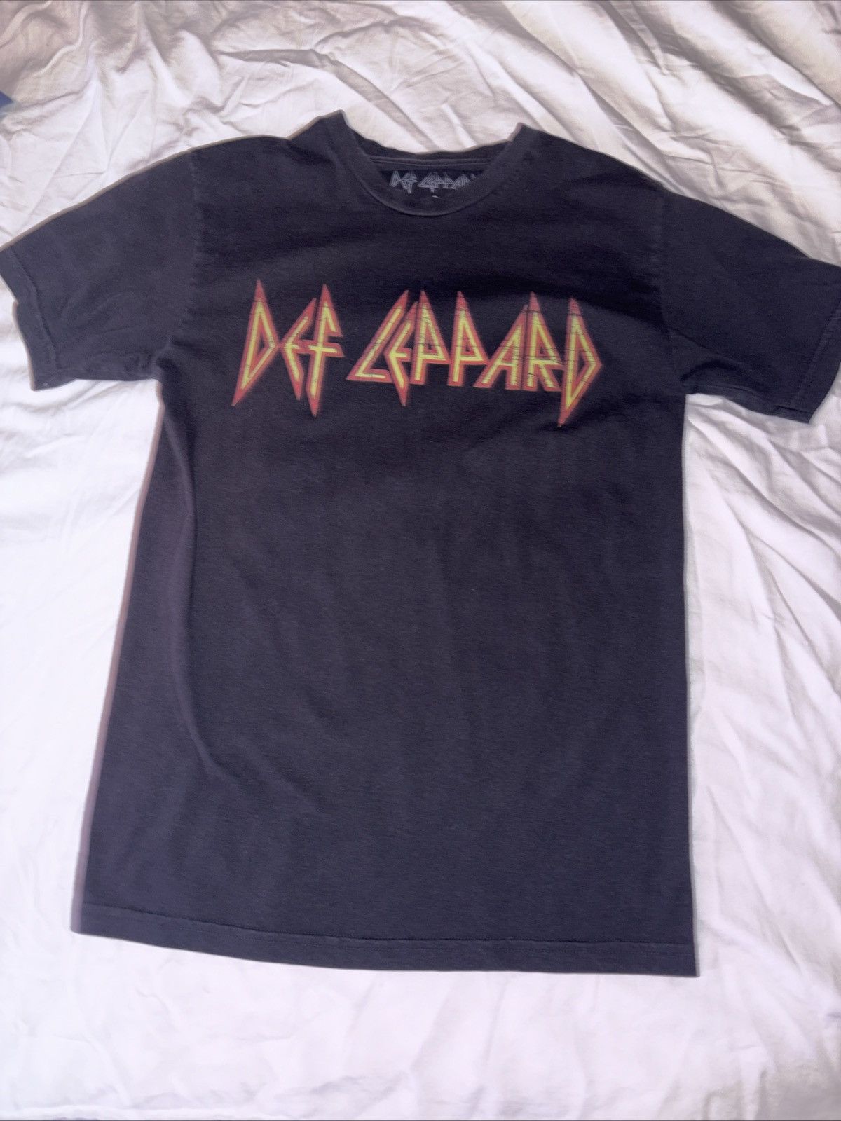 Other Def leppard shirt size small Size US S / EU 44-46 / 1 - 1 Thumbnail