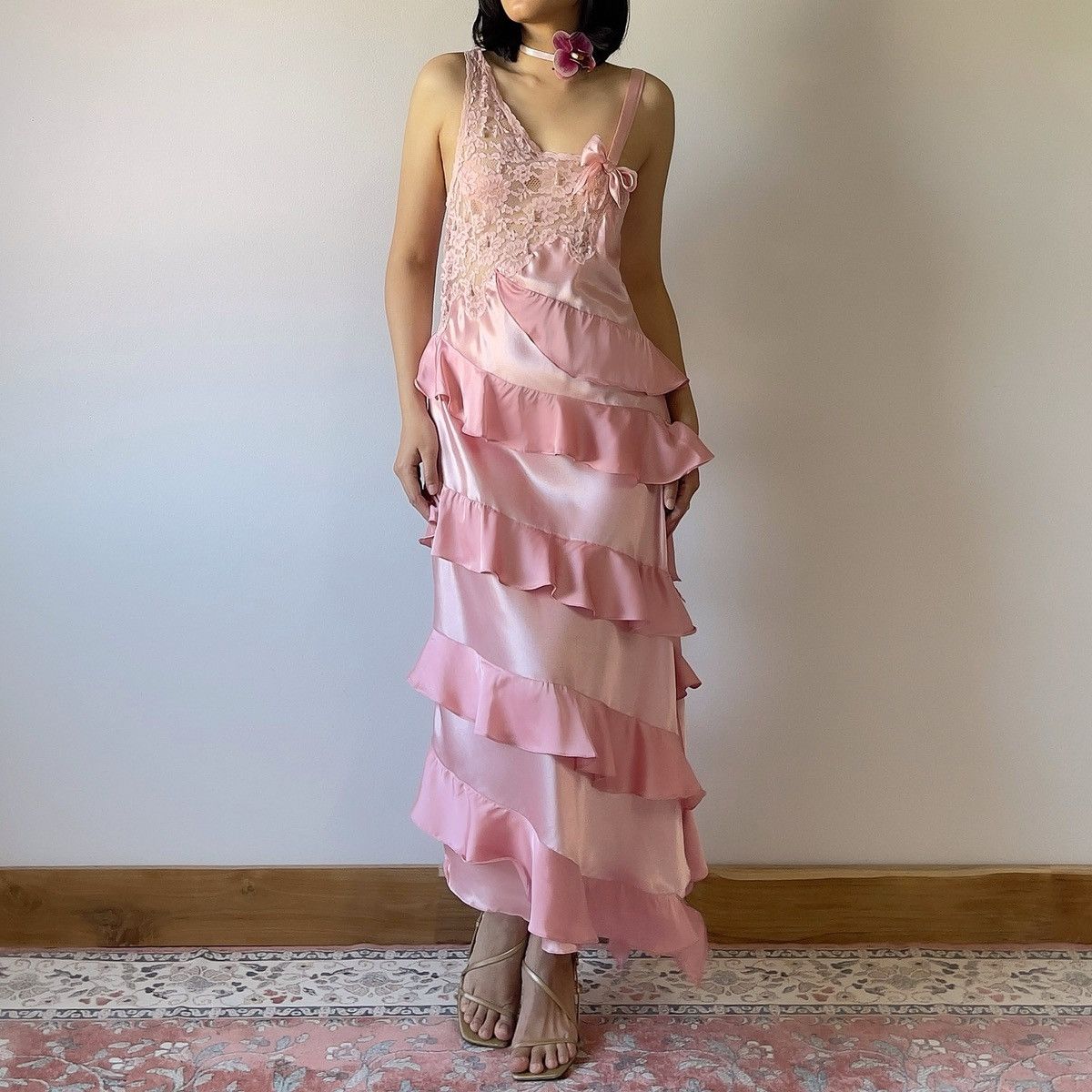 Victoria's Secret × Vintage Vintage VS Pink Ruffle Satin Dress (Small) Size S / US 4 / IT 40 - 7 Thumbnail