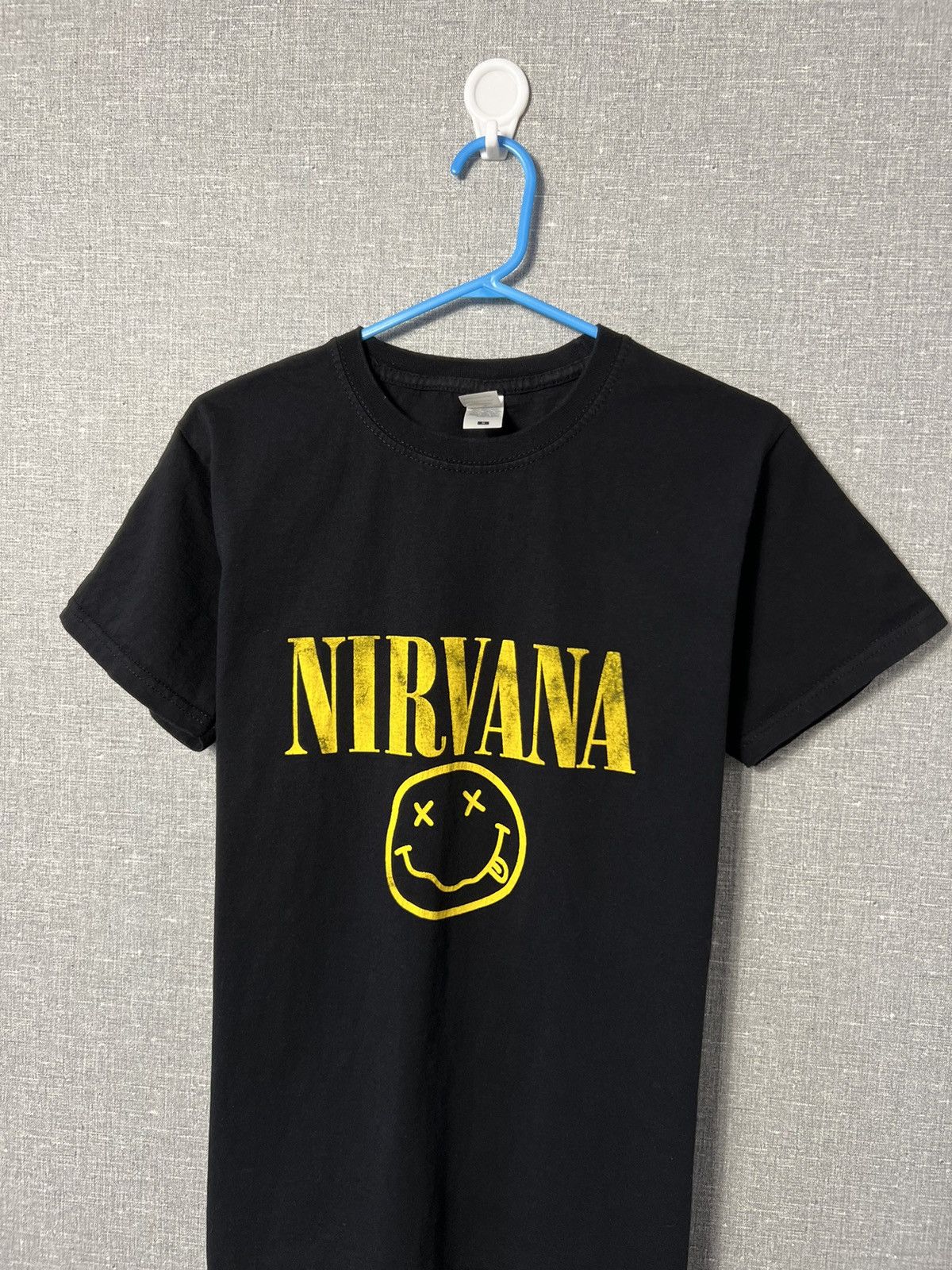 Vintage Vintage Nirvana Smile Big Logo T-Shirt Rock Band Tee Size US S / EU 44-46 / 1 - 2 Thumbnail