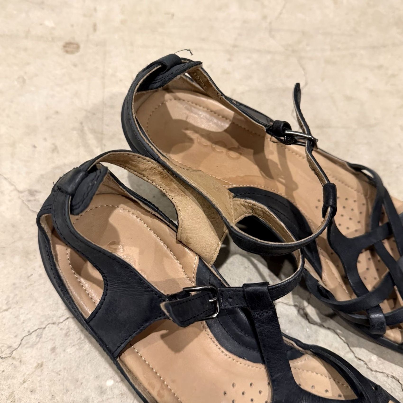 Ecco ECCO Black Leather Slip on Casual Caged Open Toe Strappy Clog Sandals Womens 9 Size US 8 / IT 38 - 3 Thumbnail