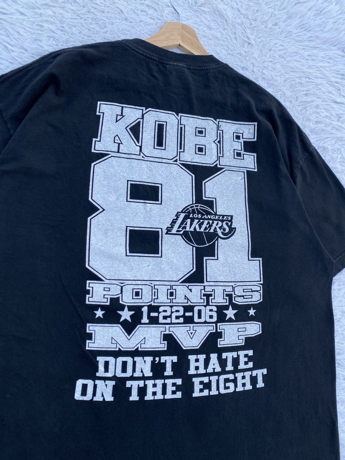 NBA Rare Vintage Y2K NBA Kobe Bryant Tshirt Size US XL / EU 56 / 4 - 18 Thumbnail
