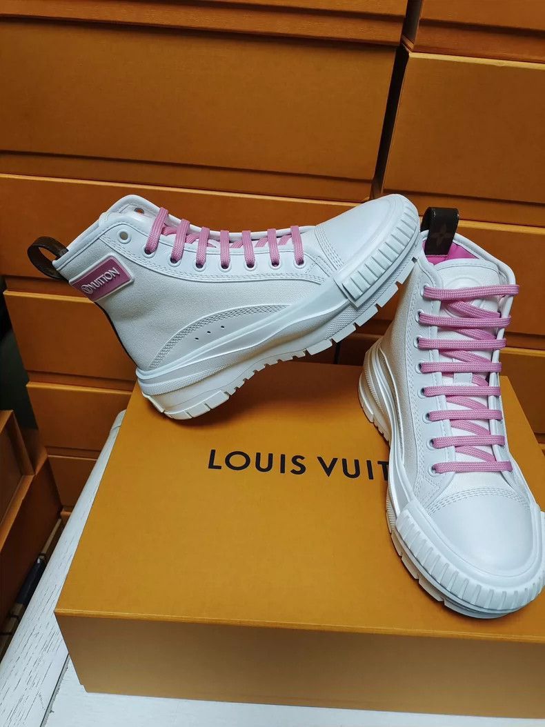Louis Vuitton Louis Vuitton Louis Vuitton Women's Sneakers Size 35-2506 Size US 5 / IT 35 - 5 Thumbnail