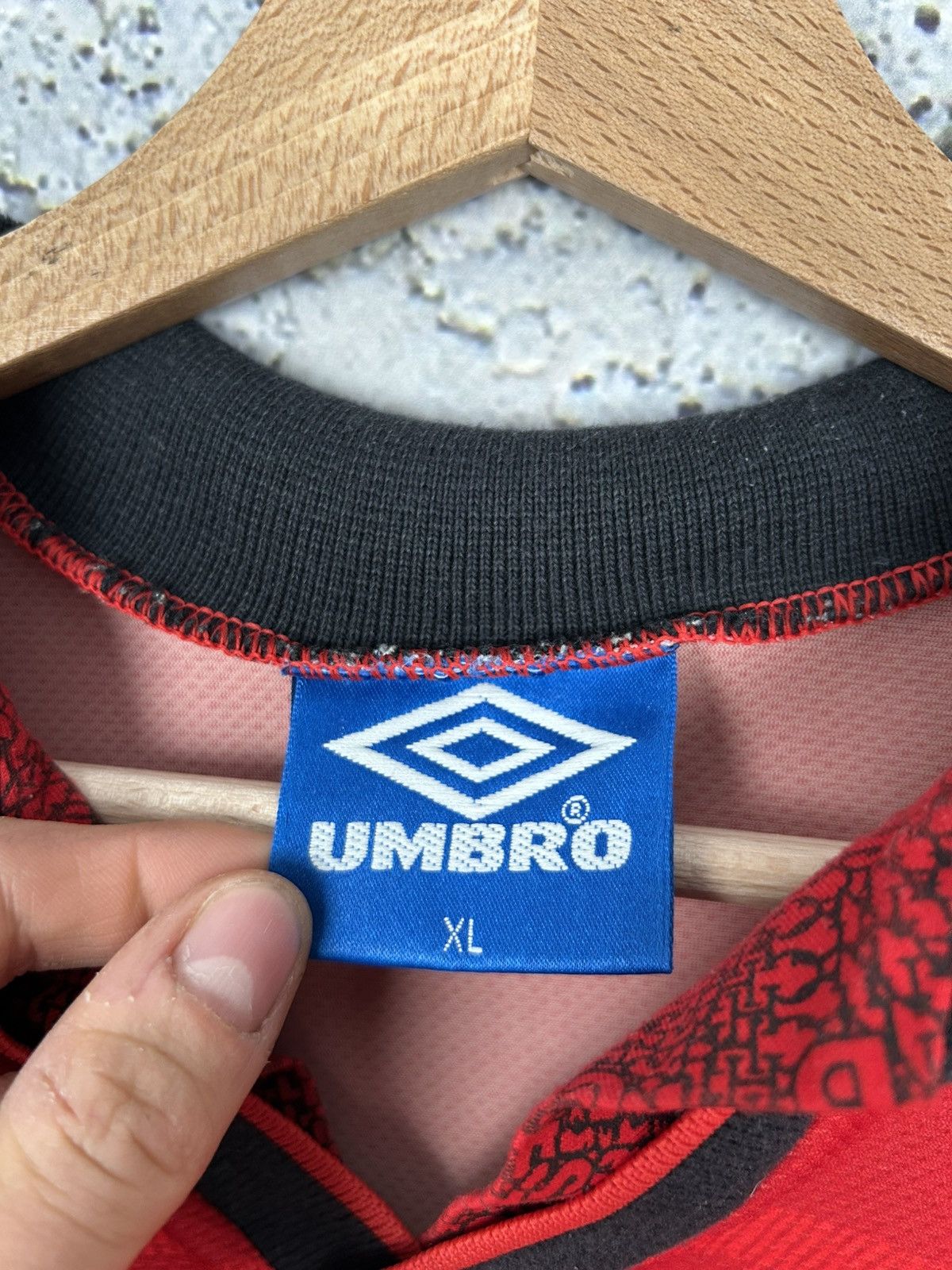 Umbro Vintage Manchester United 1994-96 Soccer Jersey Football Size US XL / EU 56 / 4 - 6 Thumbnail