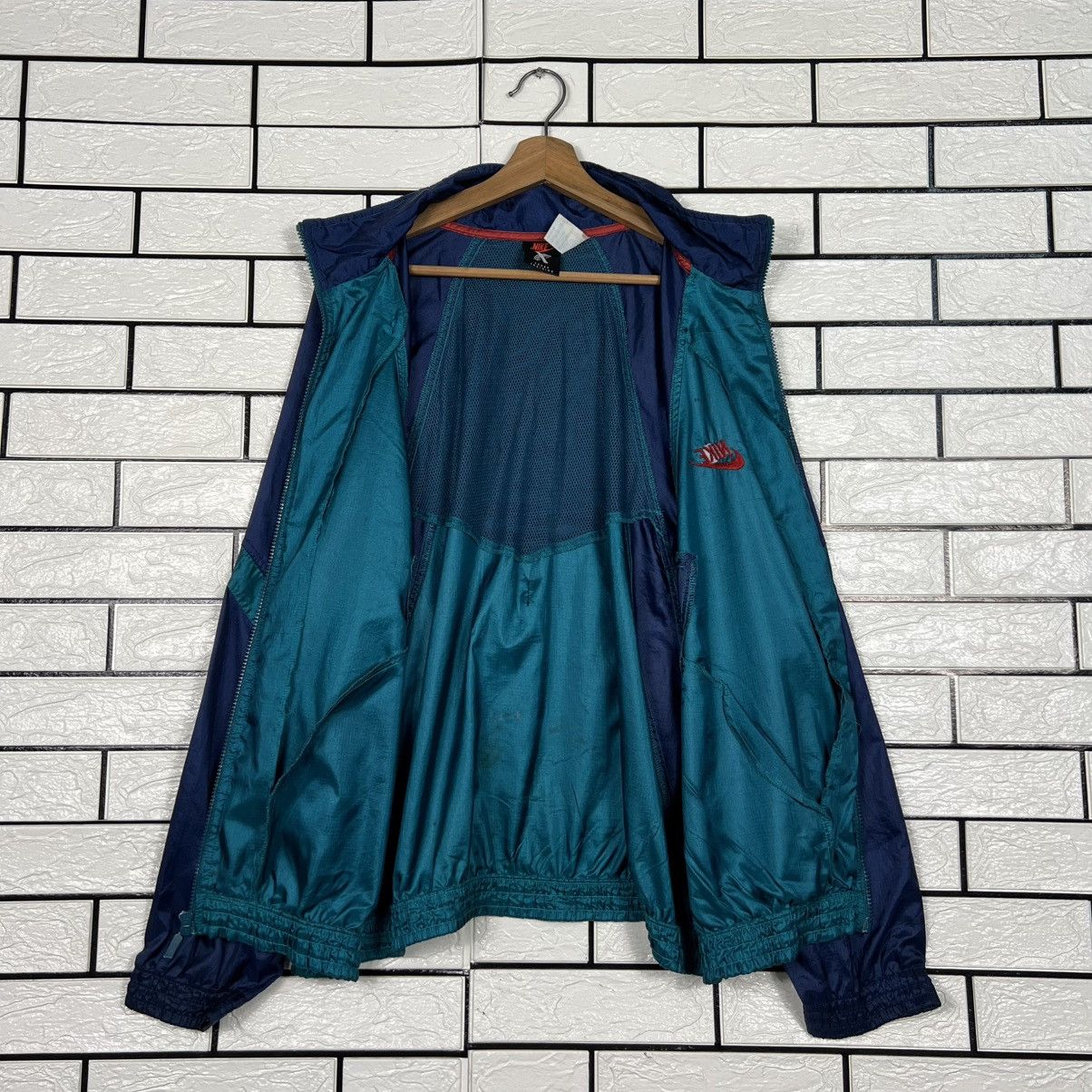Nike RARE NIKE Cross Training Colorblock Windbreaker #3960-C180 Size US L / EU 52-54 / 3 - 11 Thumbnail